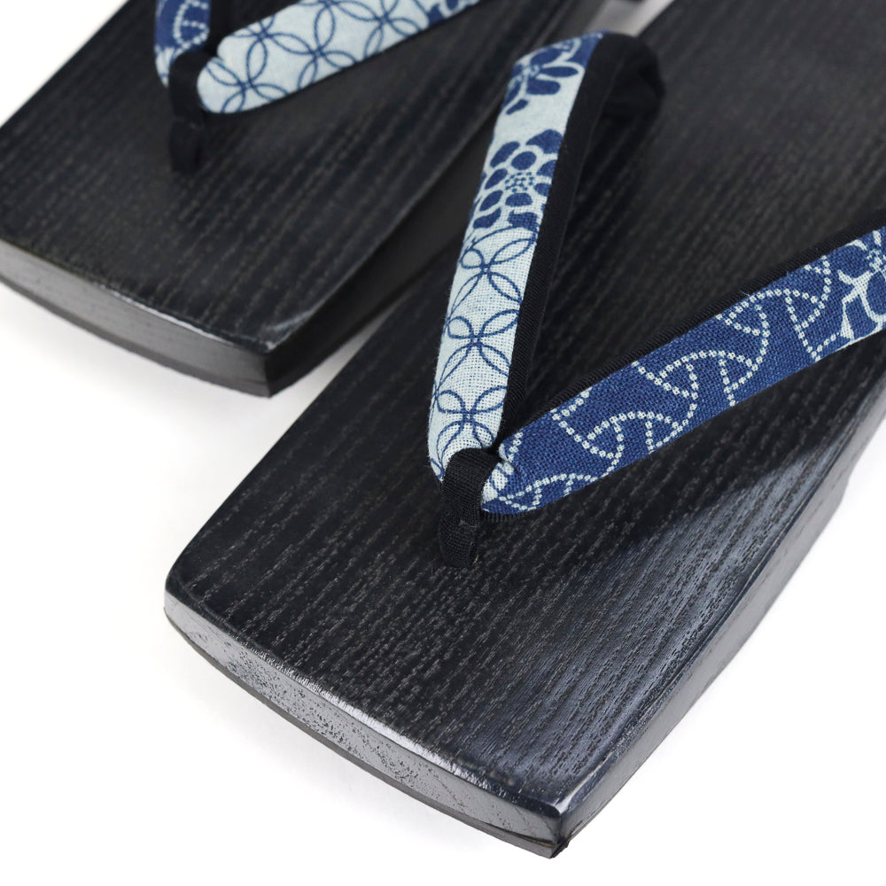 Japanische Sandalen / traditionelles Muster
