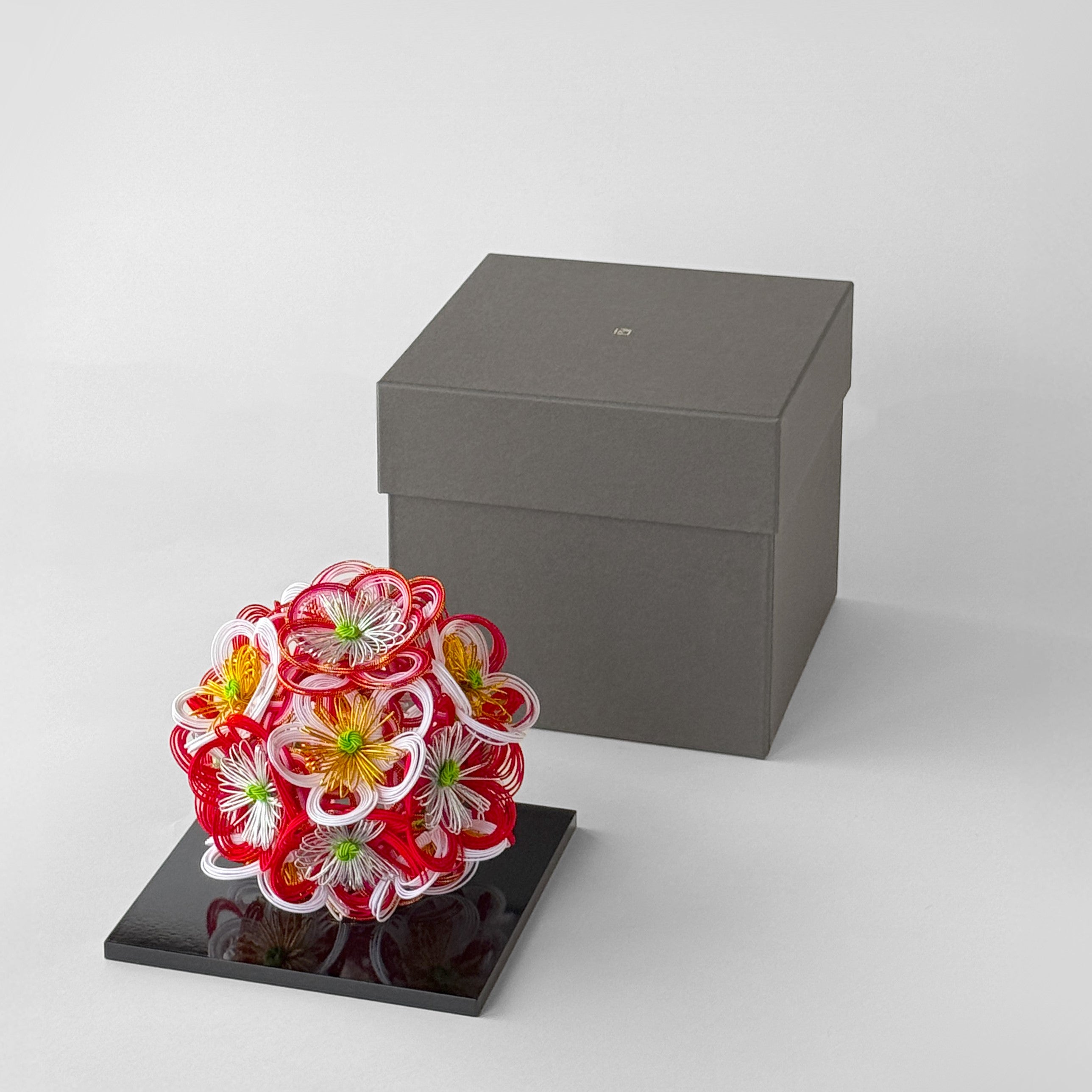 Mizuhiki Decorative Ball / Plum Blossom Kusudama / No.ko0002