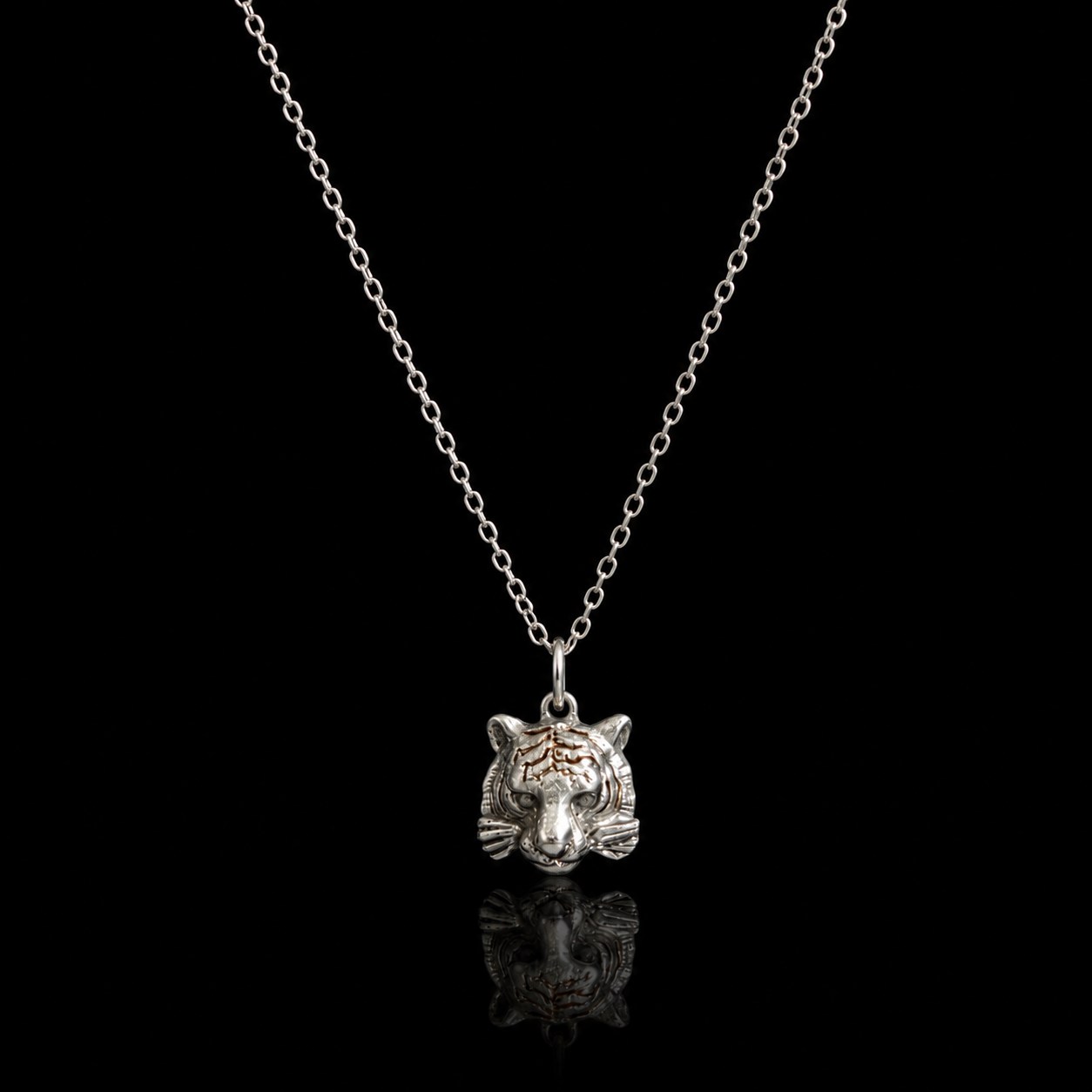 Silver Necklace / Tiger
