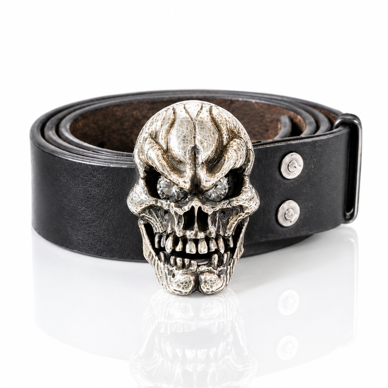 Fibbia in argento / cranio