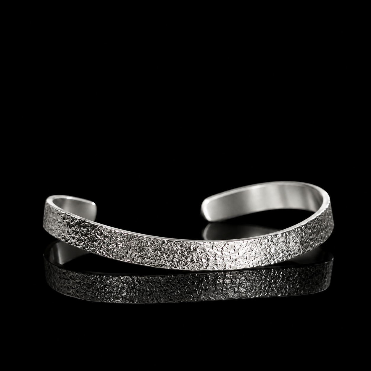 Silver Bangle / Elephant Skin