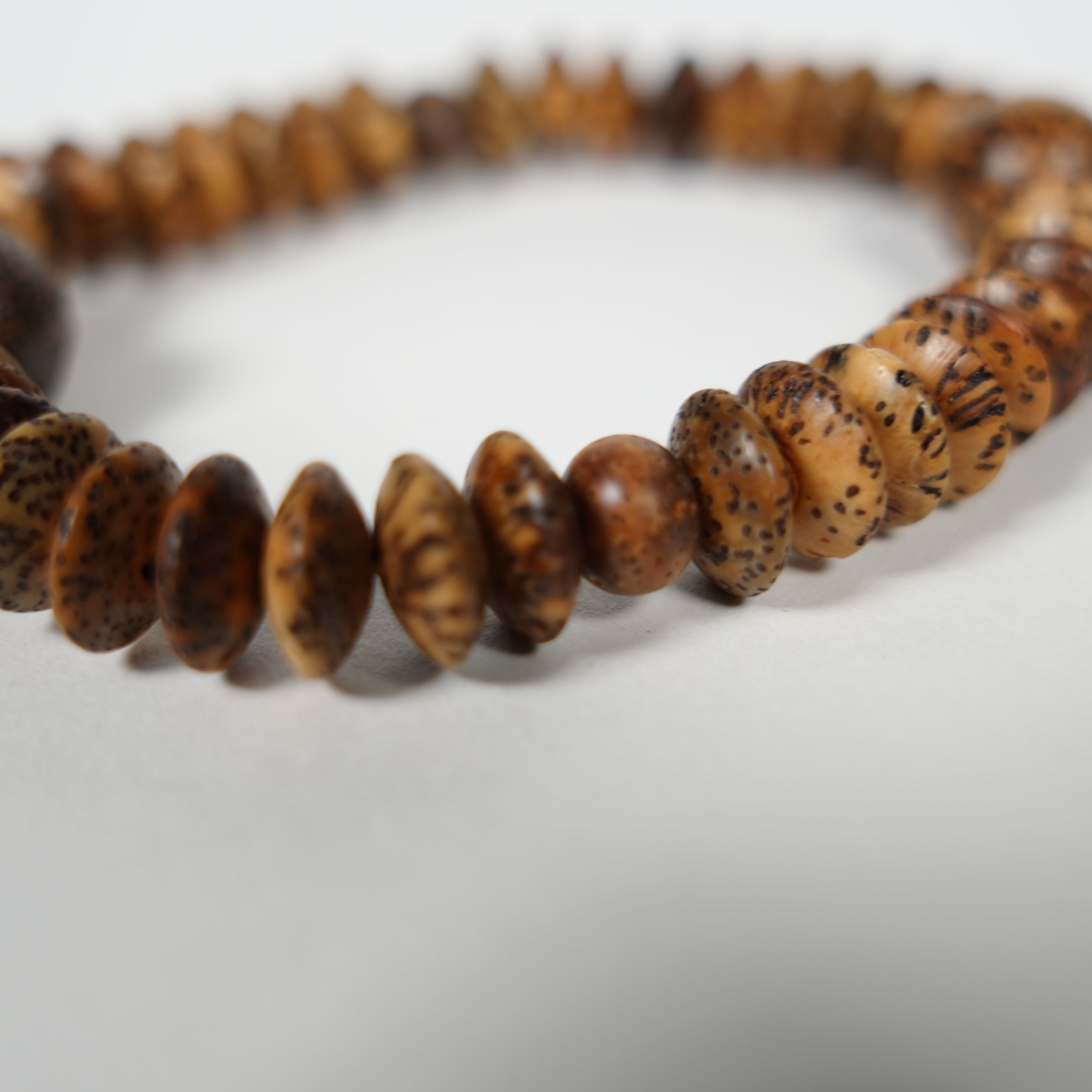 Bracciale nenju / nero / 36 perle