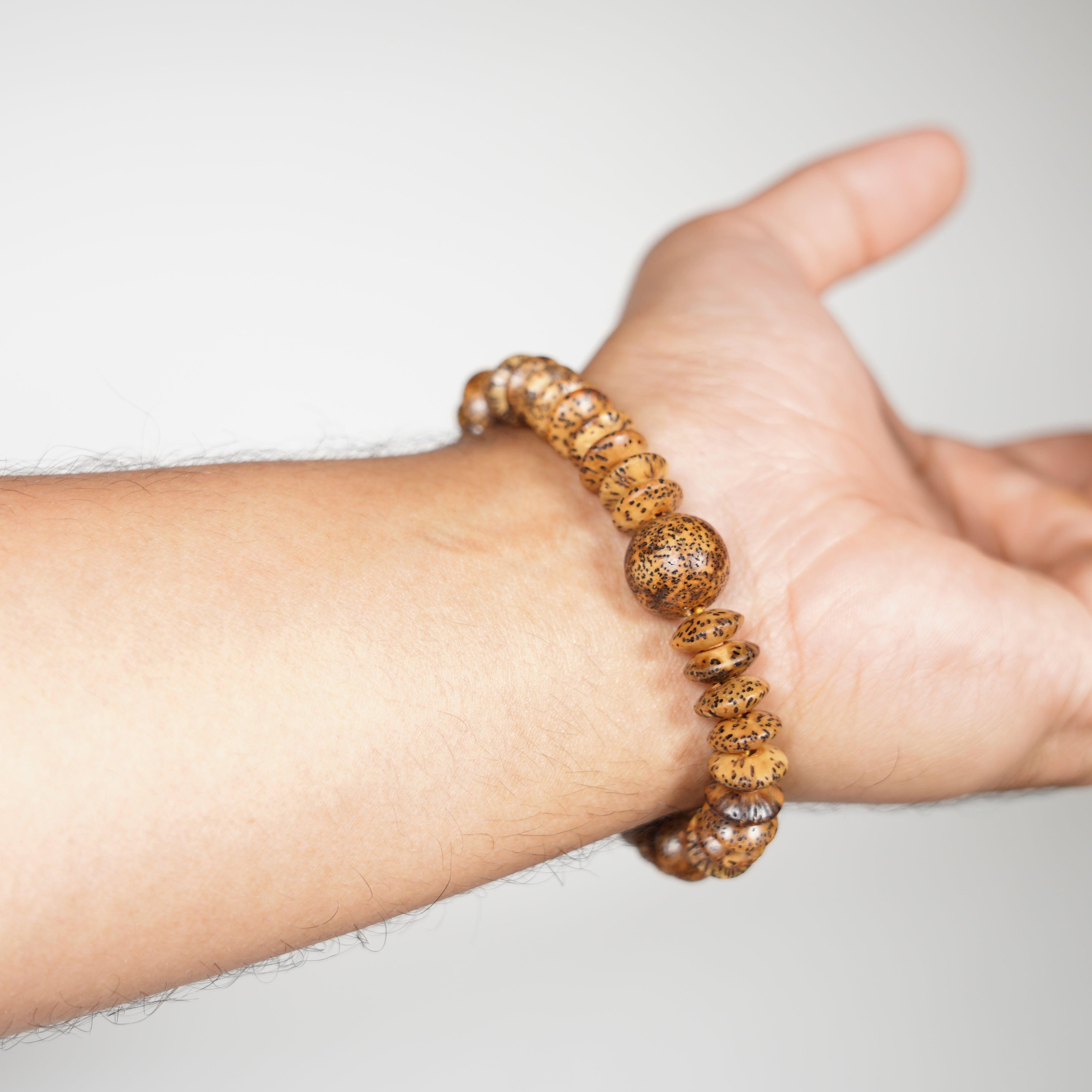 Bracciale nenju / nero / 36 perle