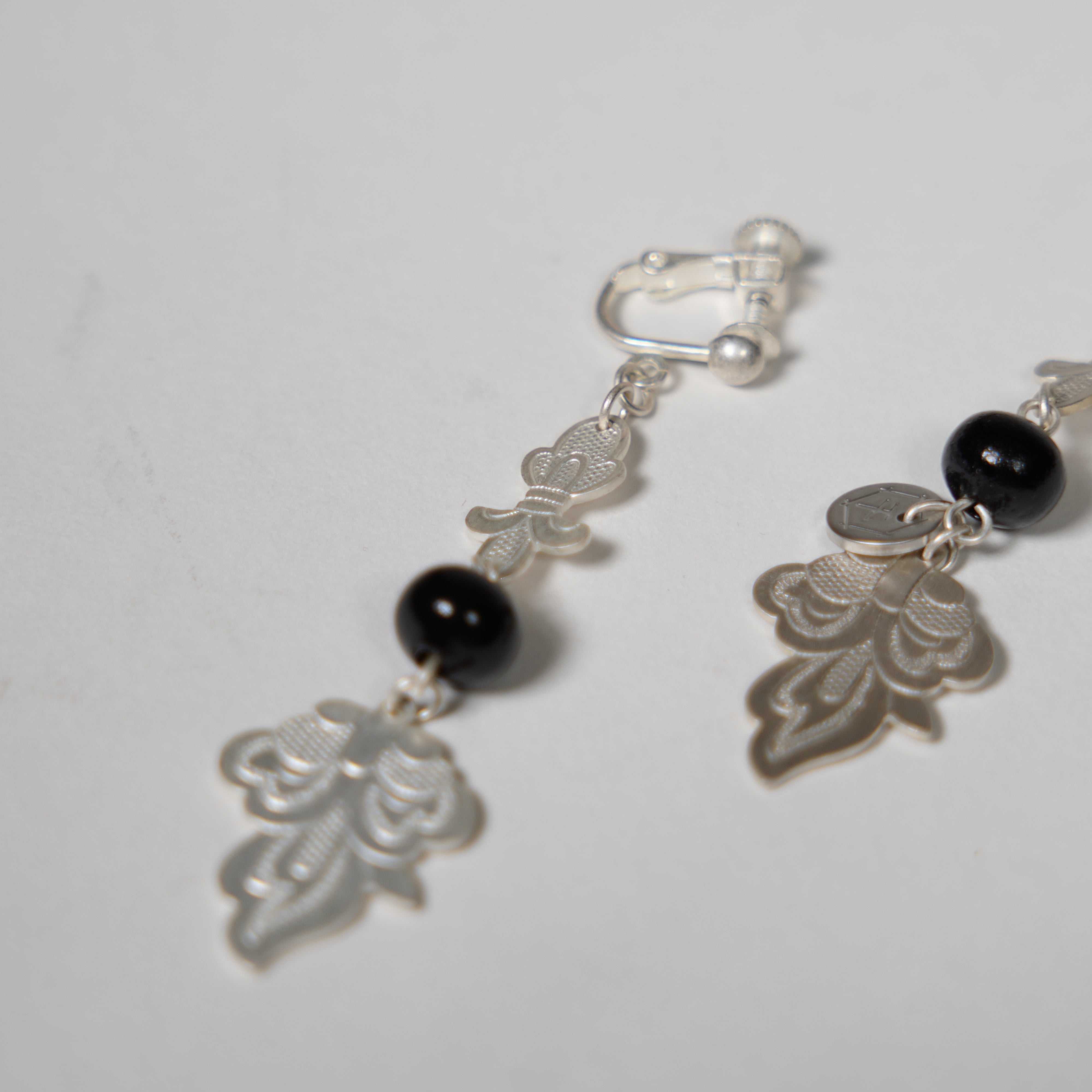 Pendientes / arabesco / plata