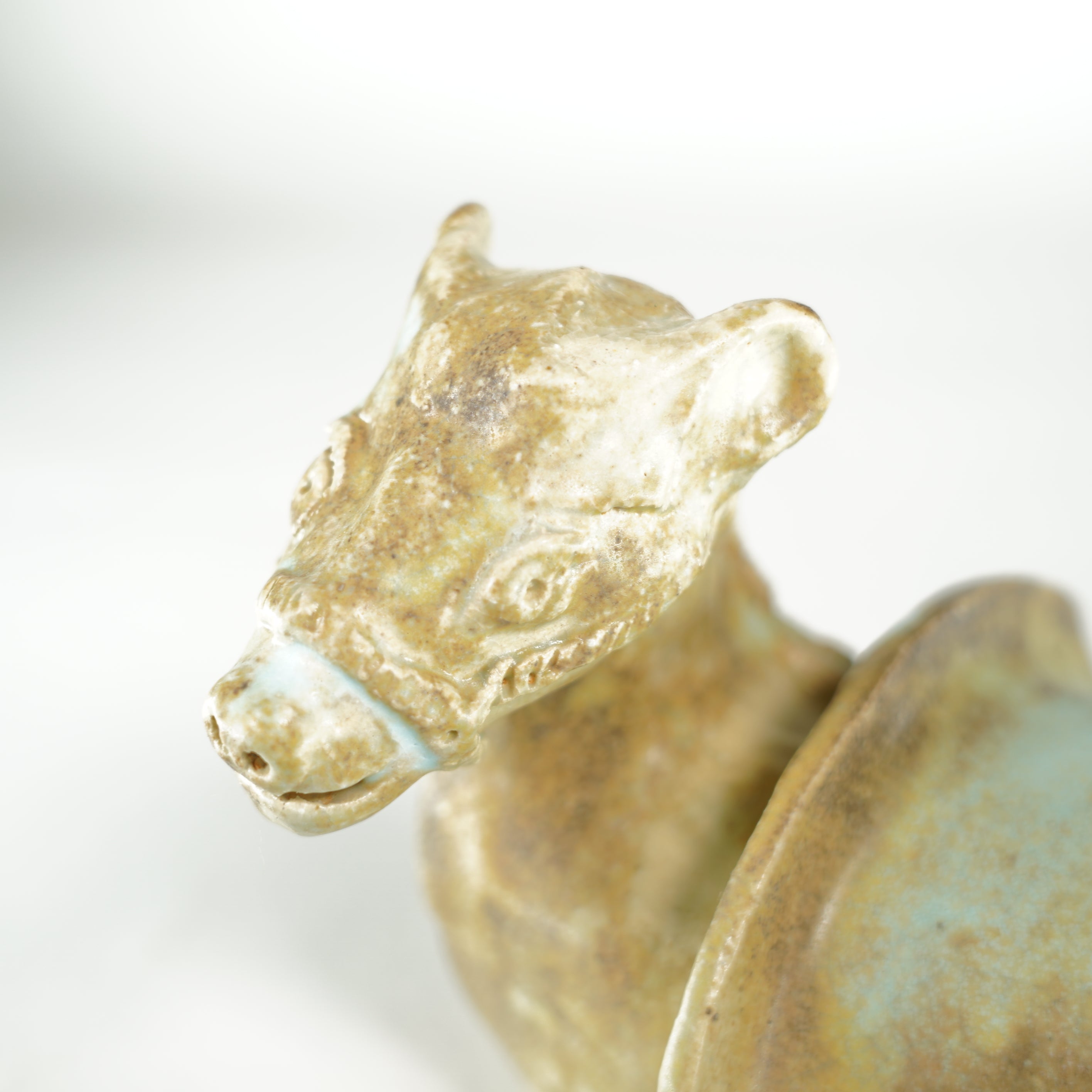 Figurina di cavallo in ceramica 1