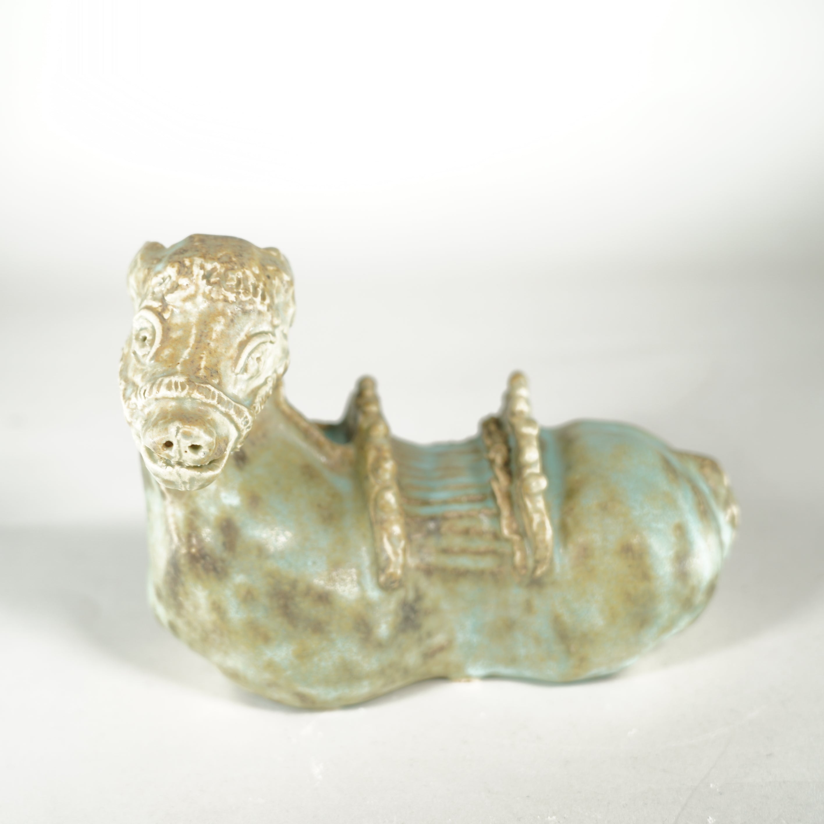 Figurina di cavallo in ceramica 3