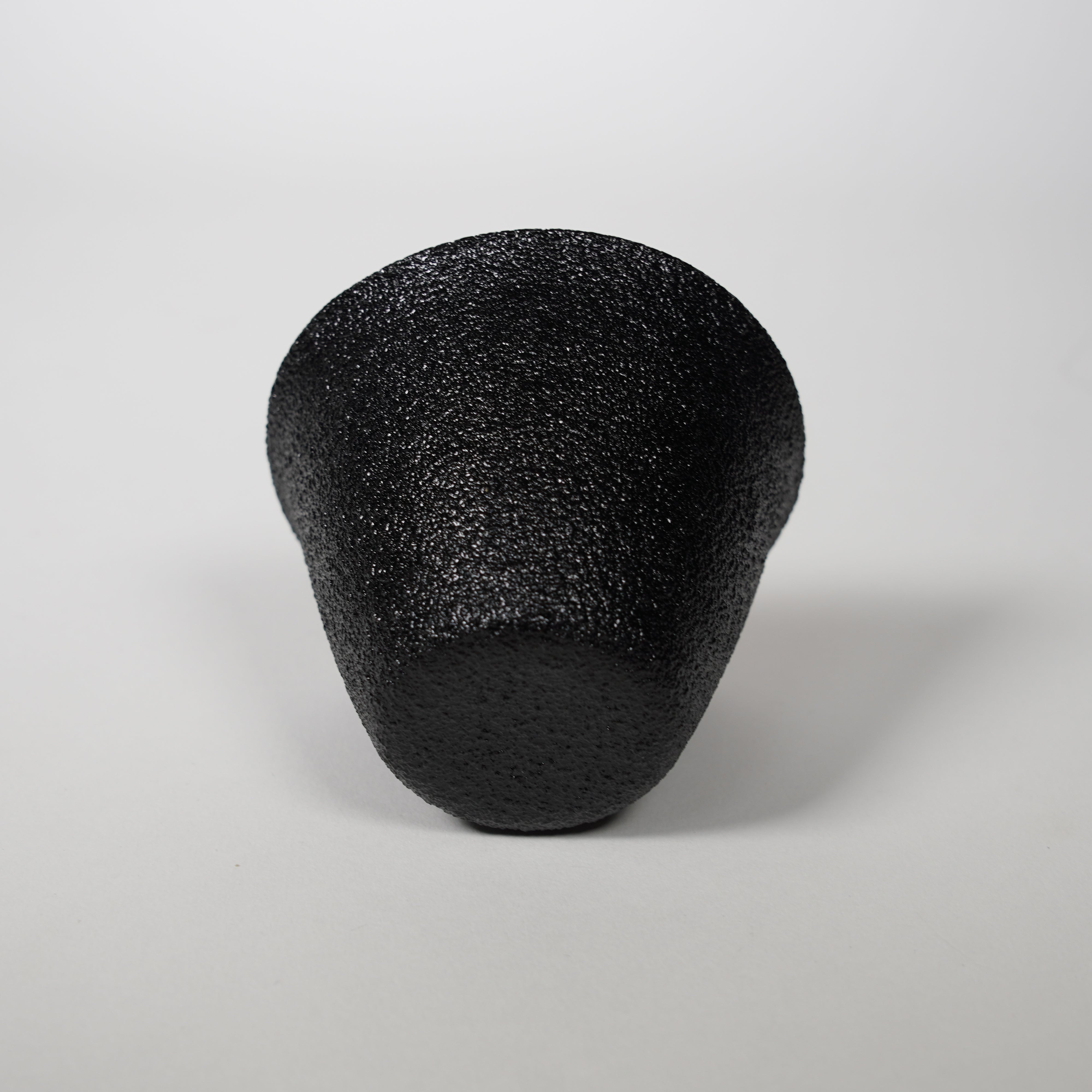 Tasse en papier laqué / noir / petit