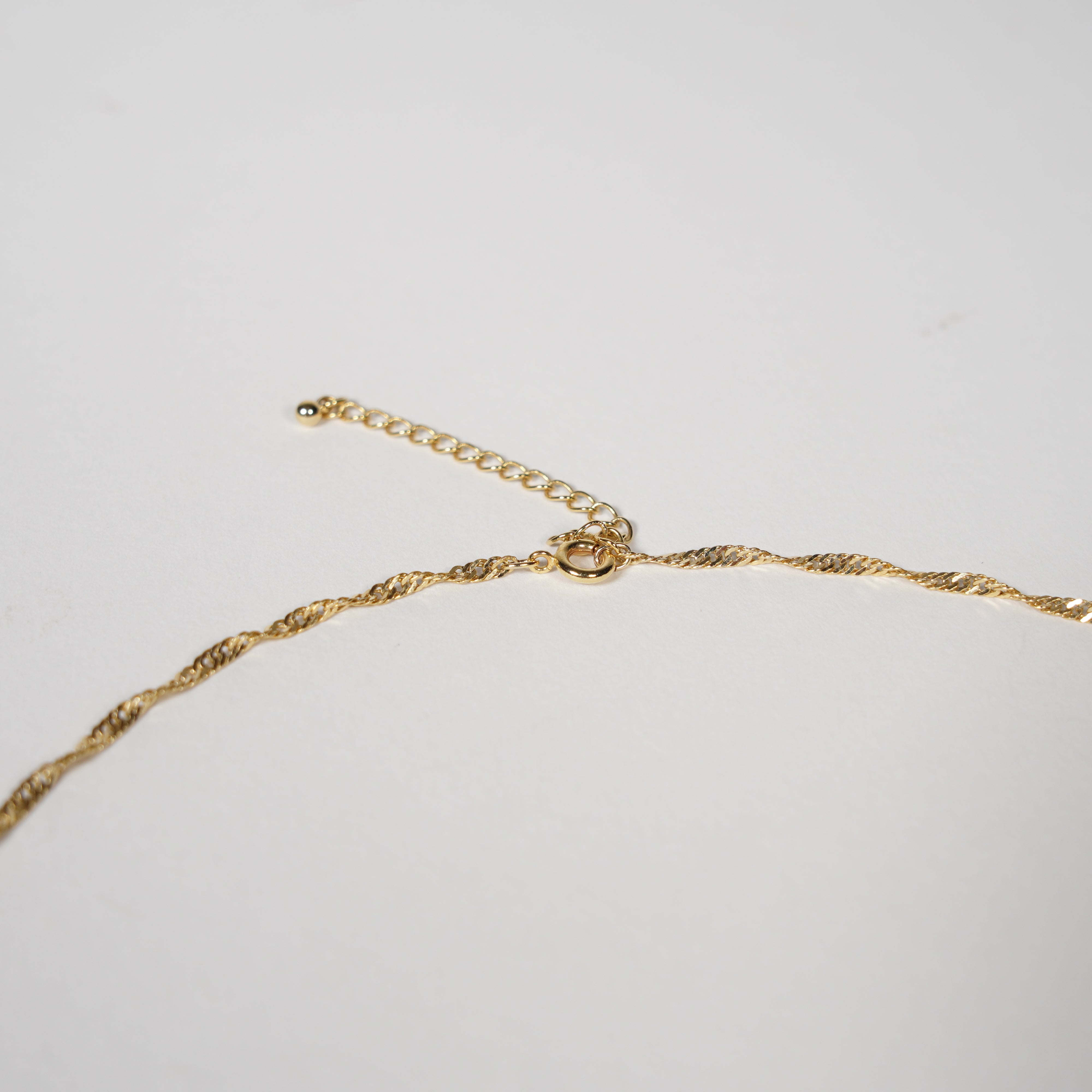 Collier de fil d'or / broderie / feu d'artifice