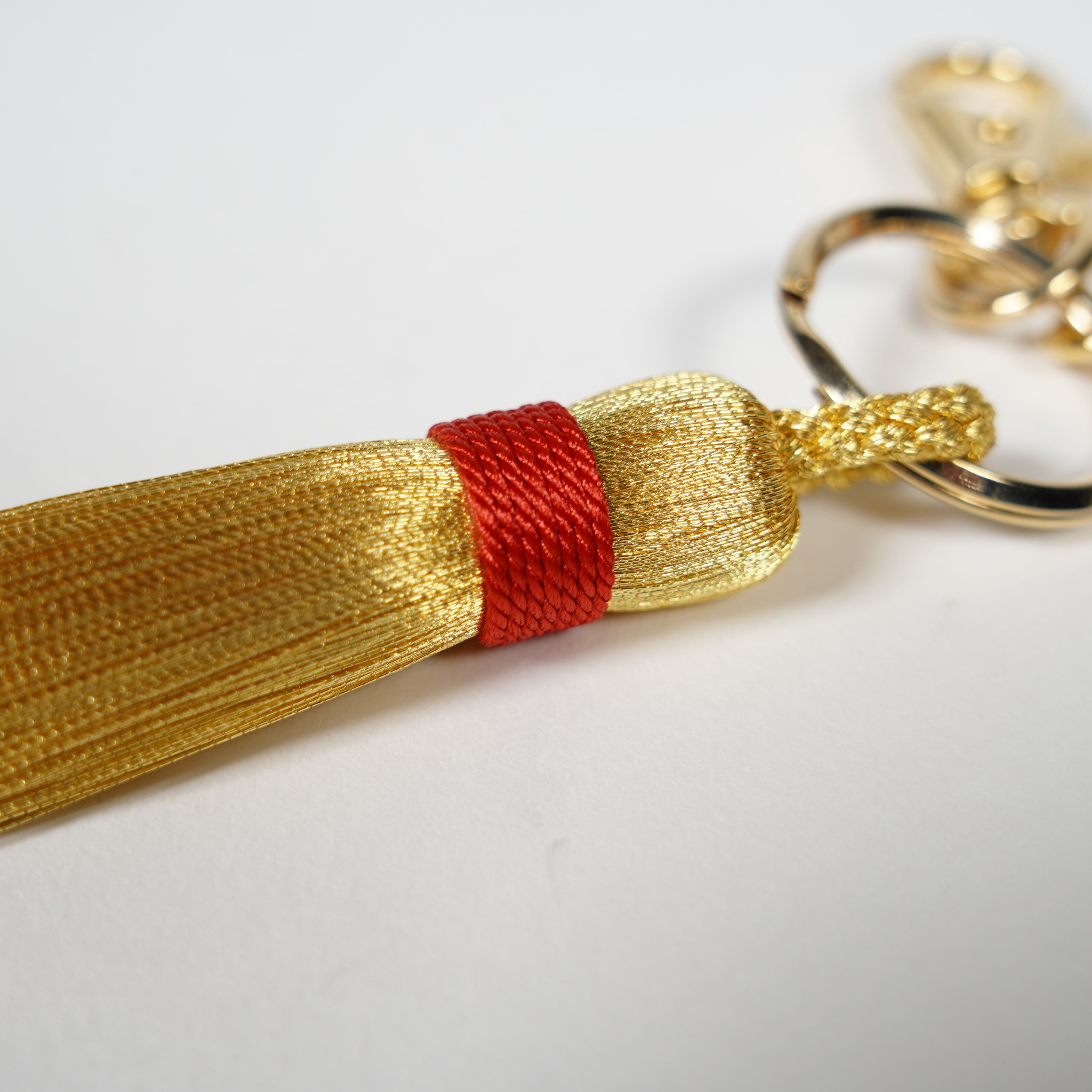 Tassel Charm / Metallic Thread / Medium