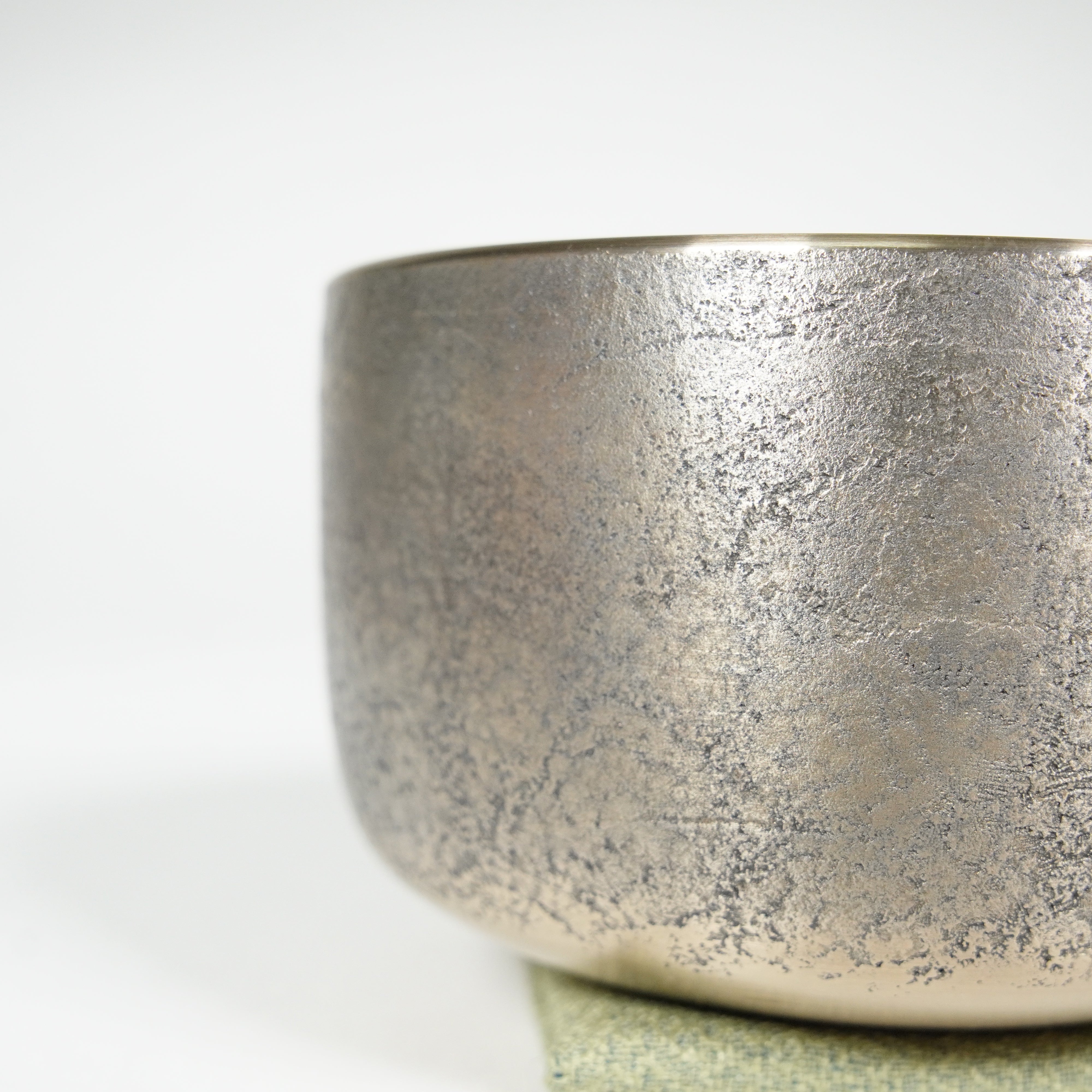 Singing Bowl / Earth / Medium