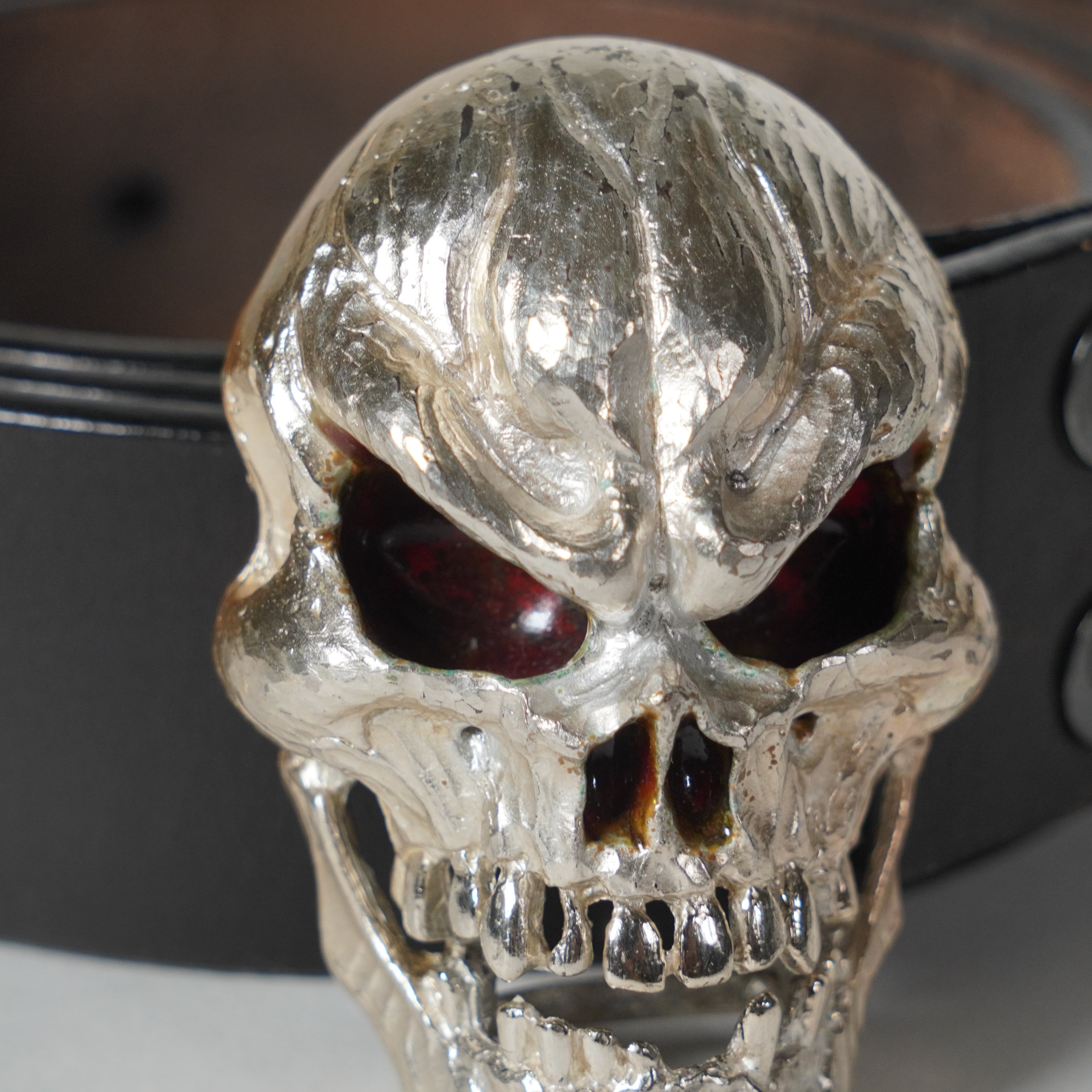 Fibbia in argento / cranio