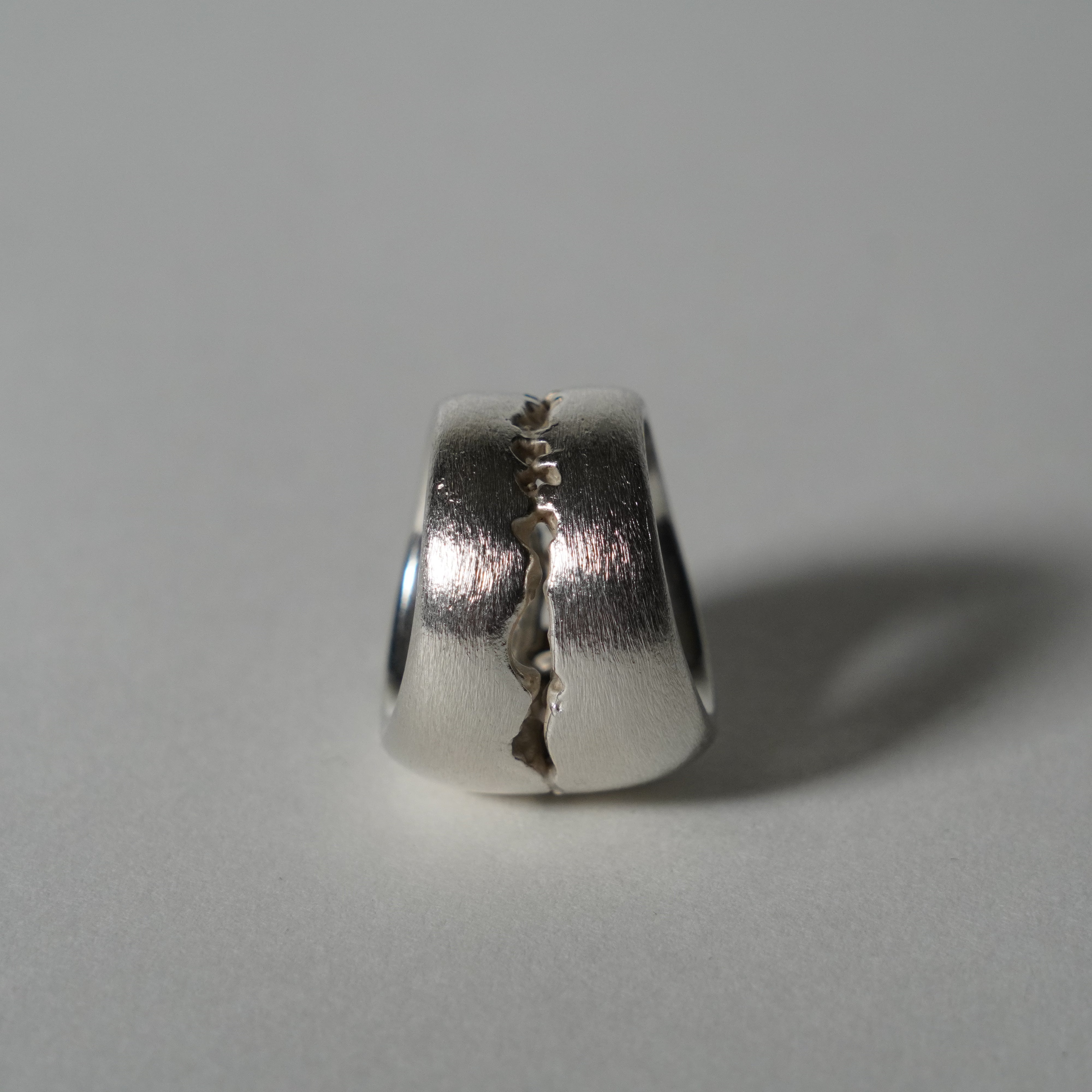 Silberring / Riss
