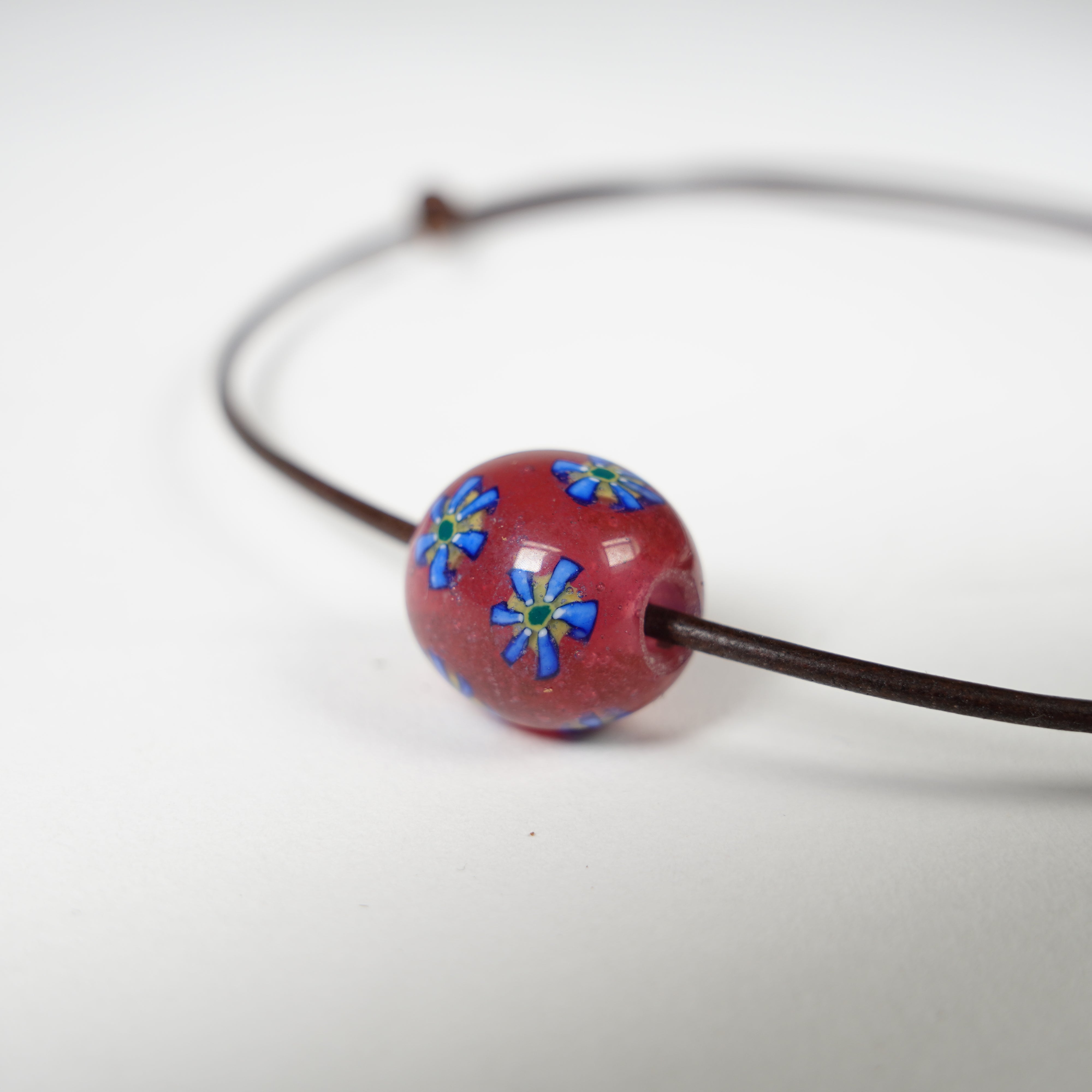 Perle di vetro collo / rosso e blu
