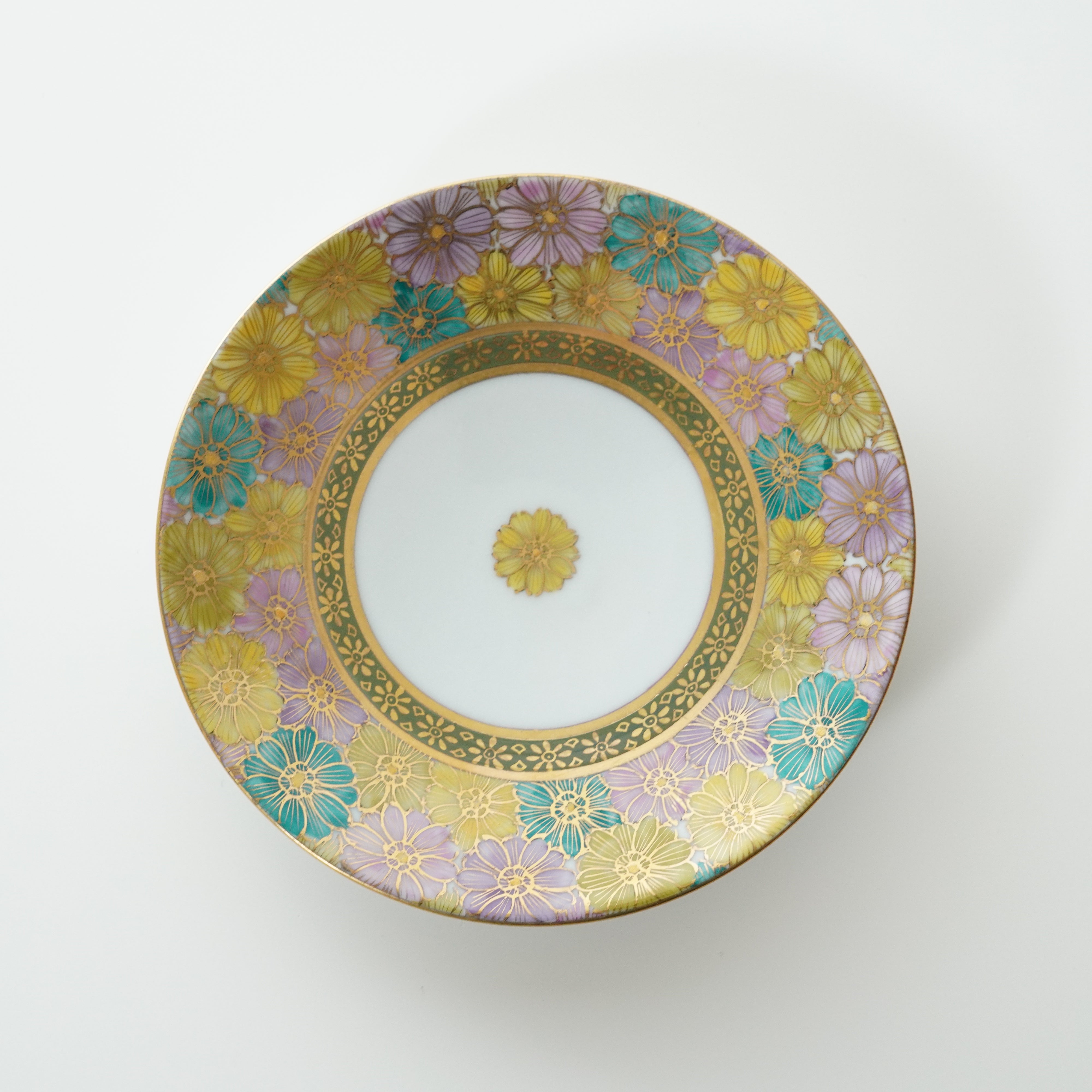 Flat Saucer / Auspicious Design
