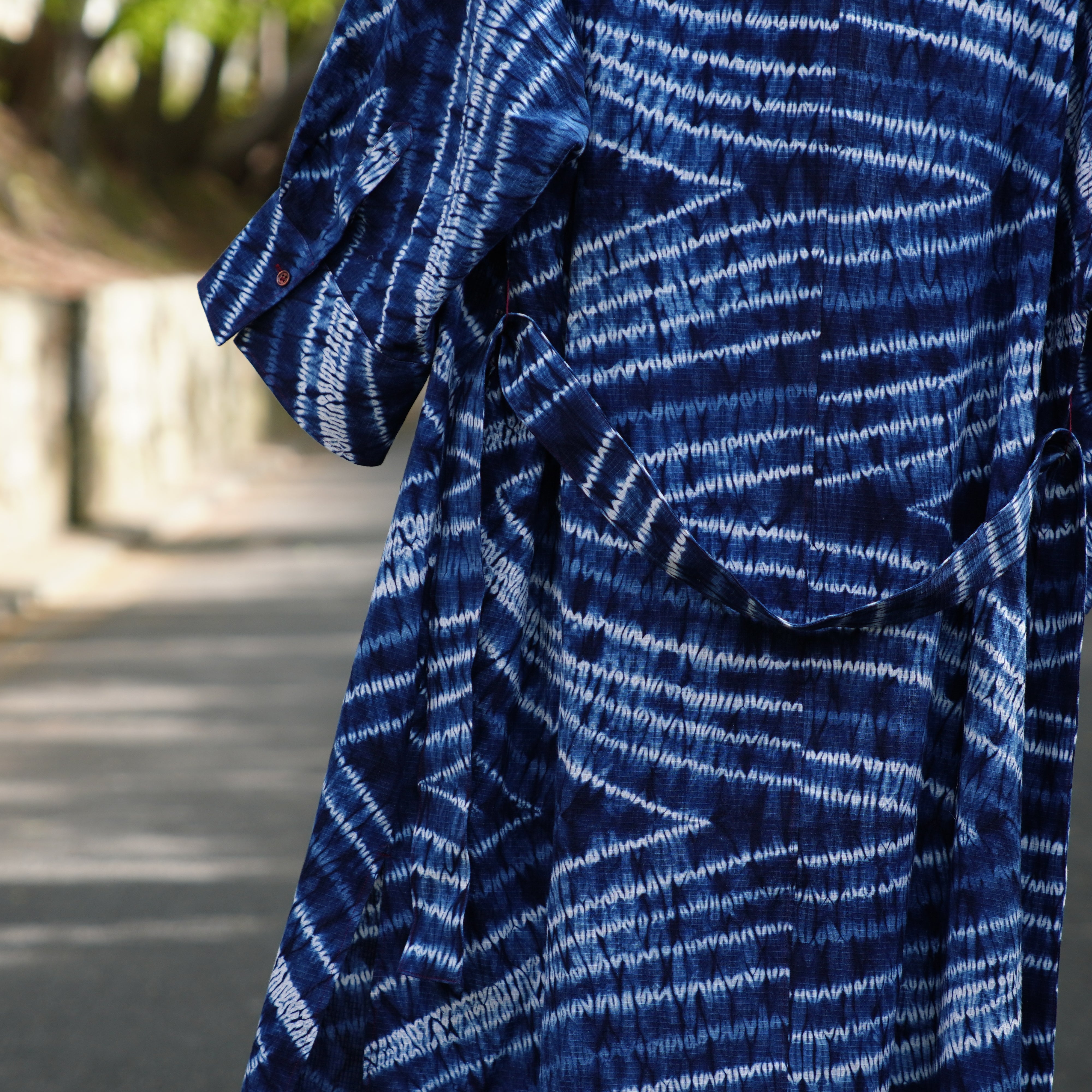 Robe teinte indigo