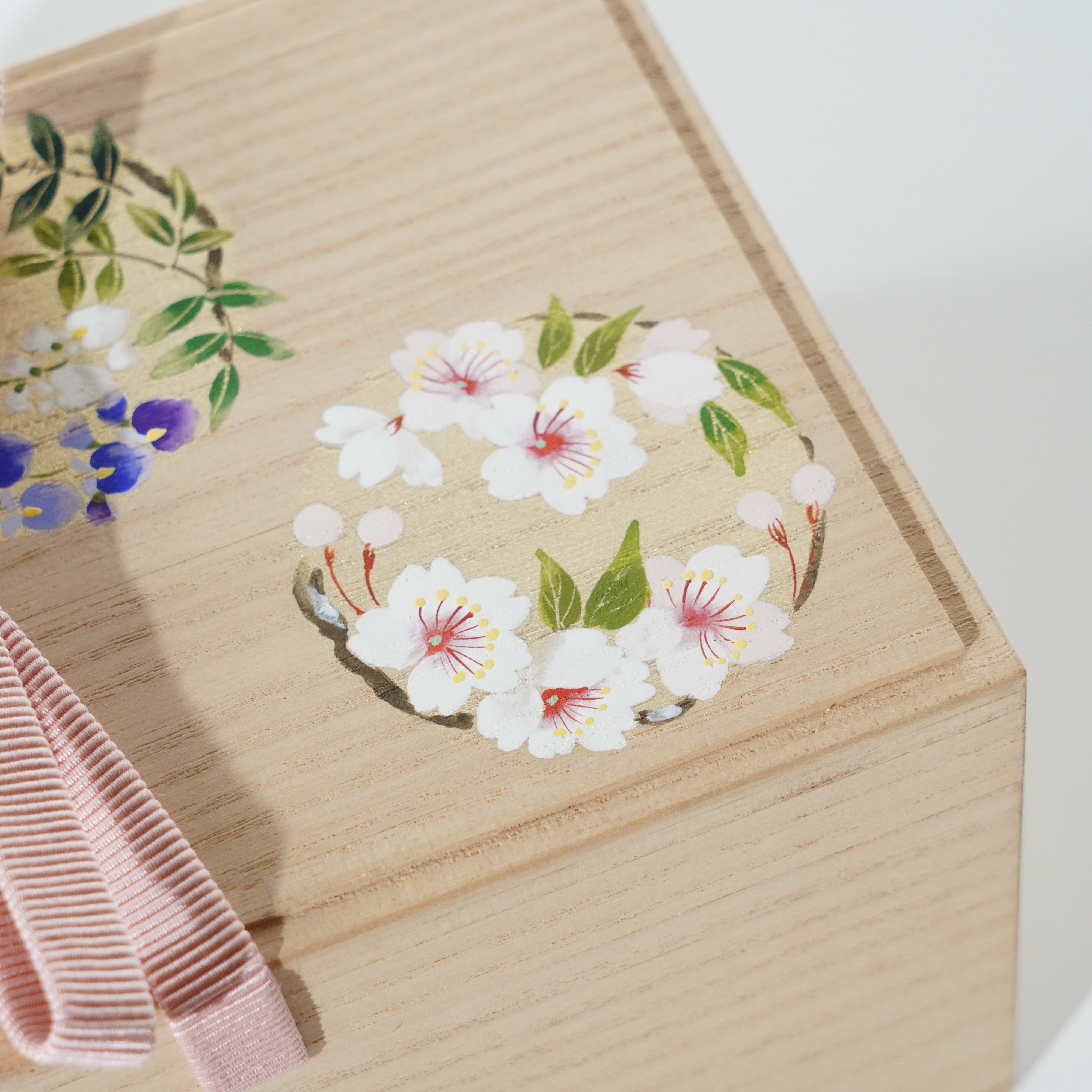 Hand-painted Jewelry Box / Paulownia Wood / Japanese Four Seasons