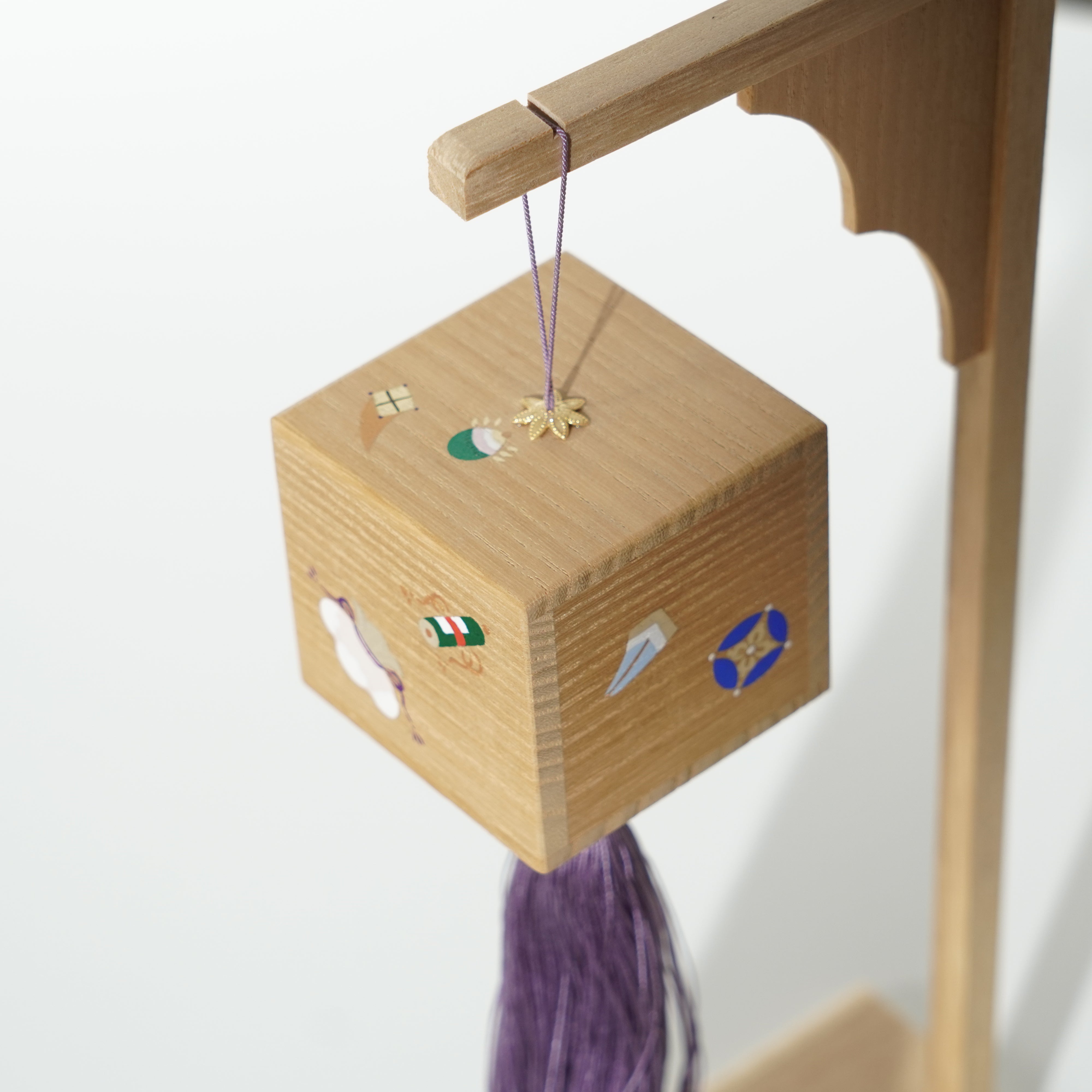 Hand-painted Storage Box Ornament / Paulownia Wood