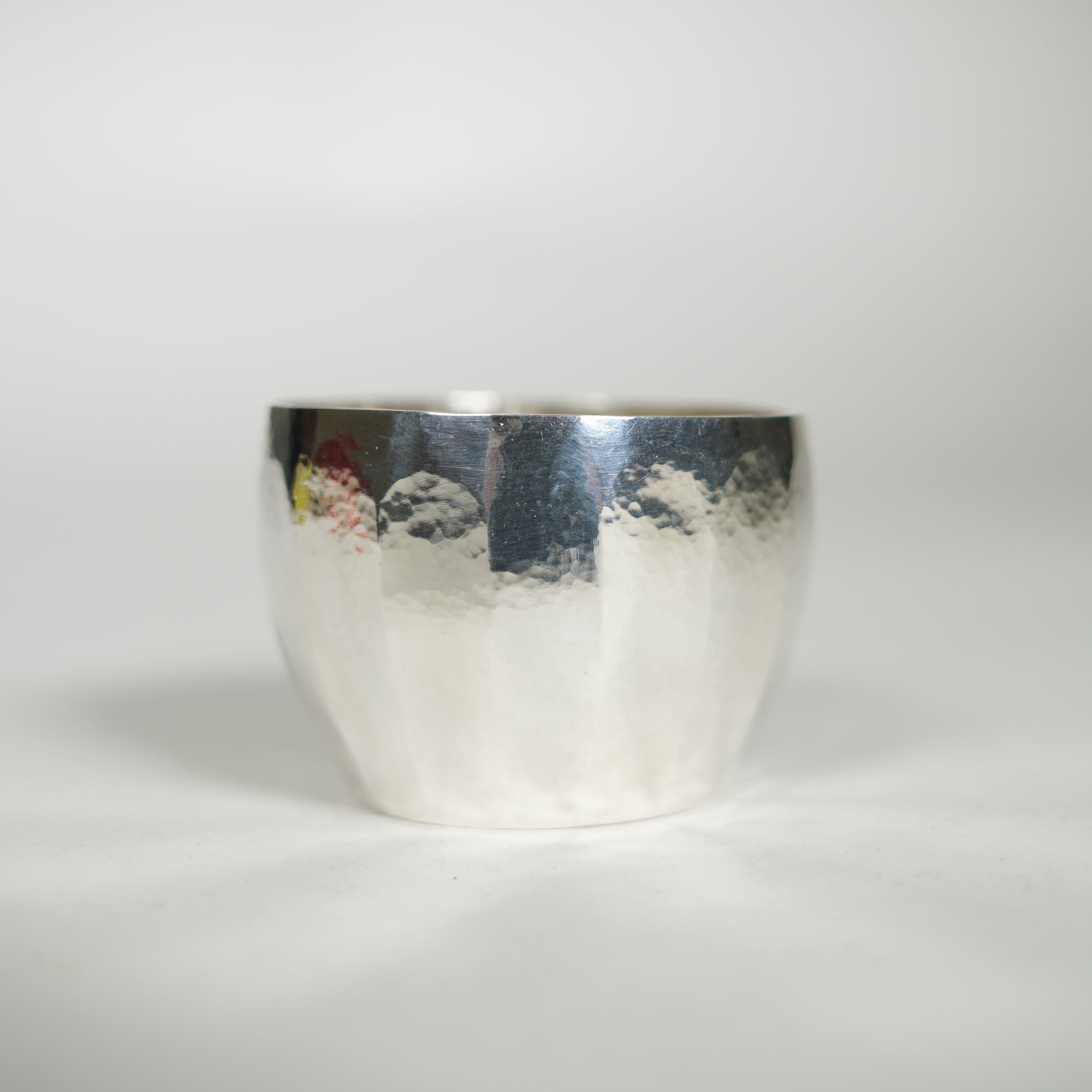 Tazza d'argento / modello martellato