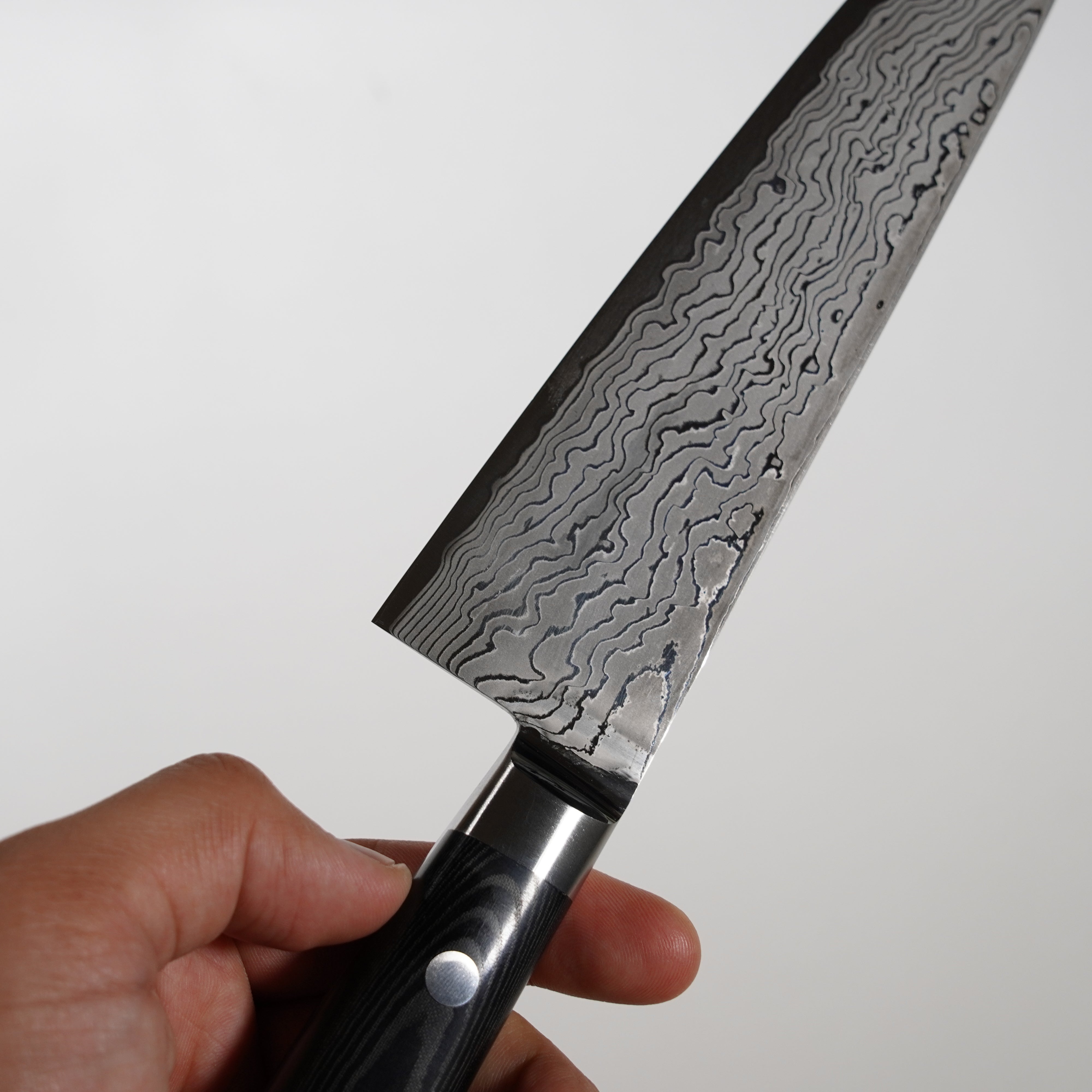 Gyuto / Powdered High-Speed Steel (HSS) / Damascus / 210mm