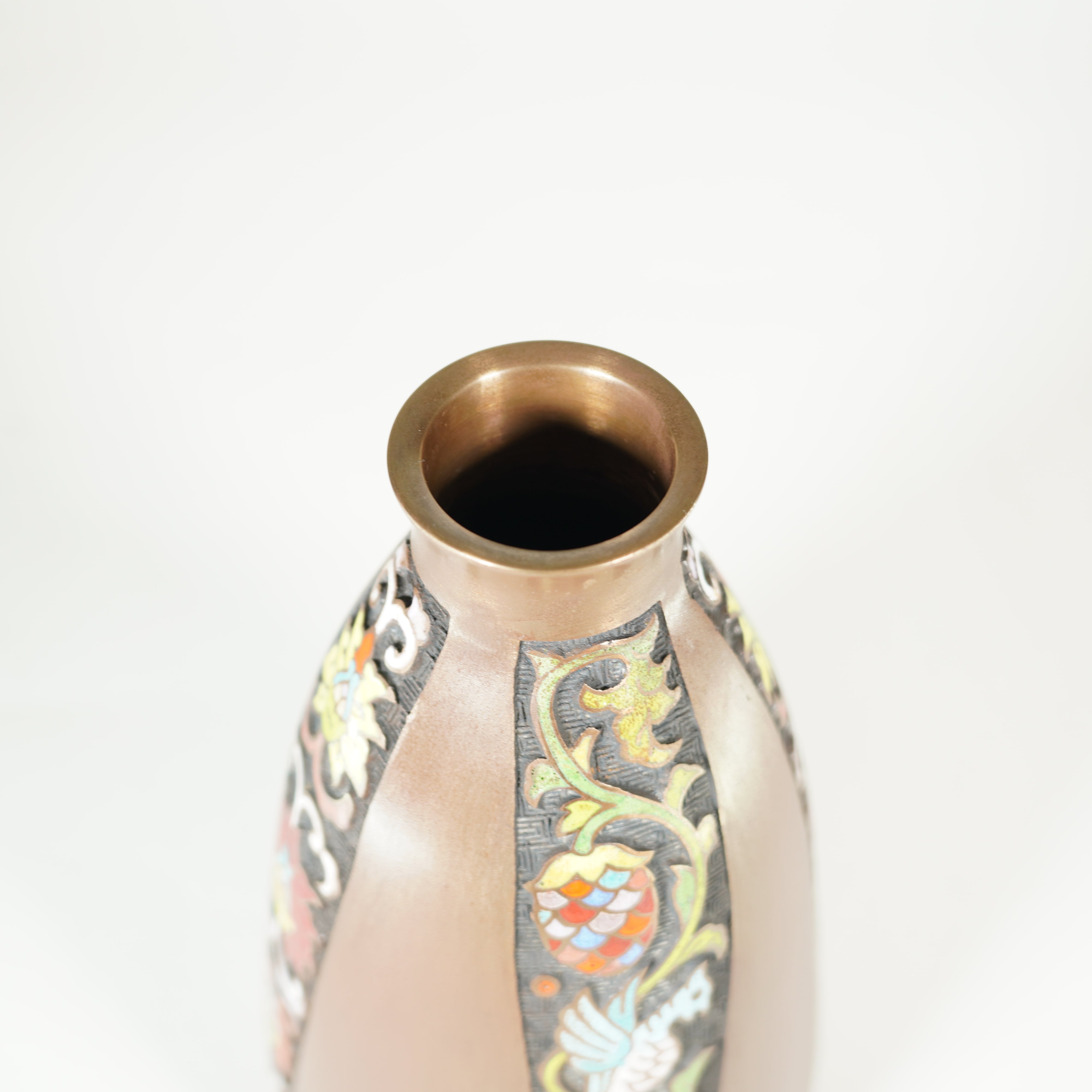 Vase de fleurs de cloison incrustée