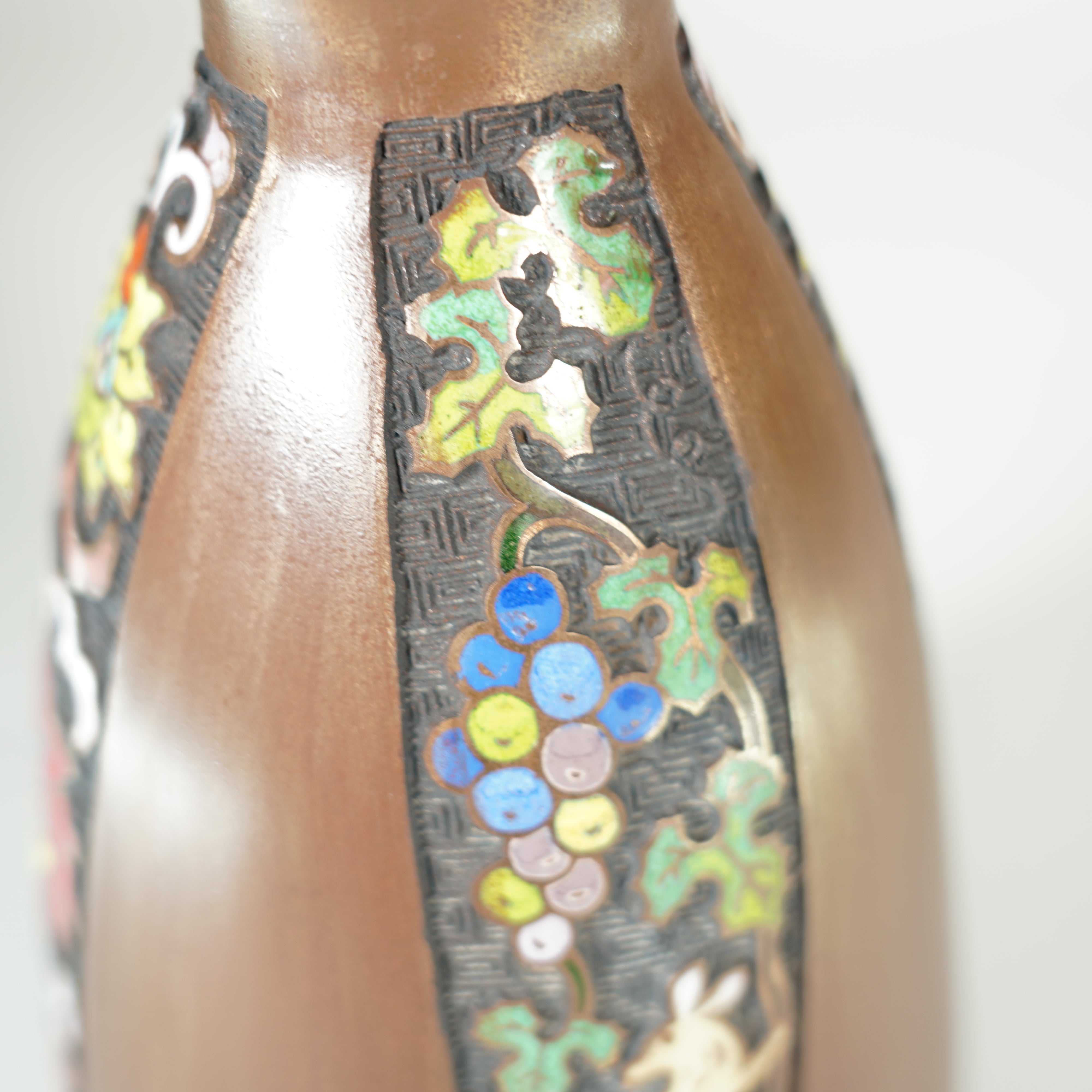 Vase de fleurs de cloison incrustée
