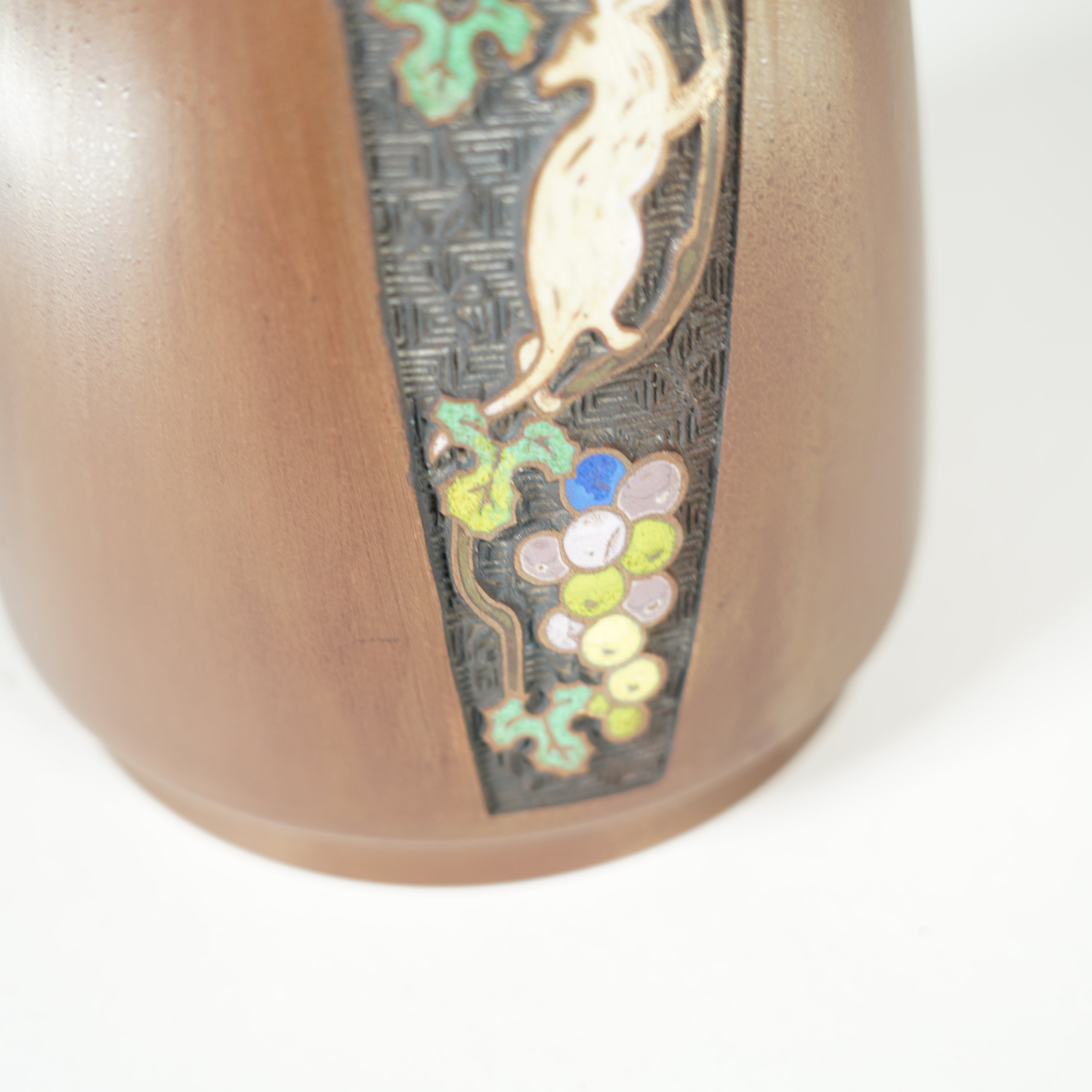 Vase de fleurs de cloison incrustée