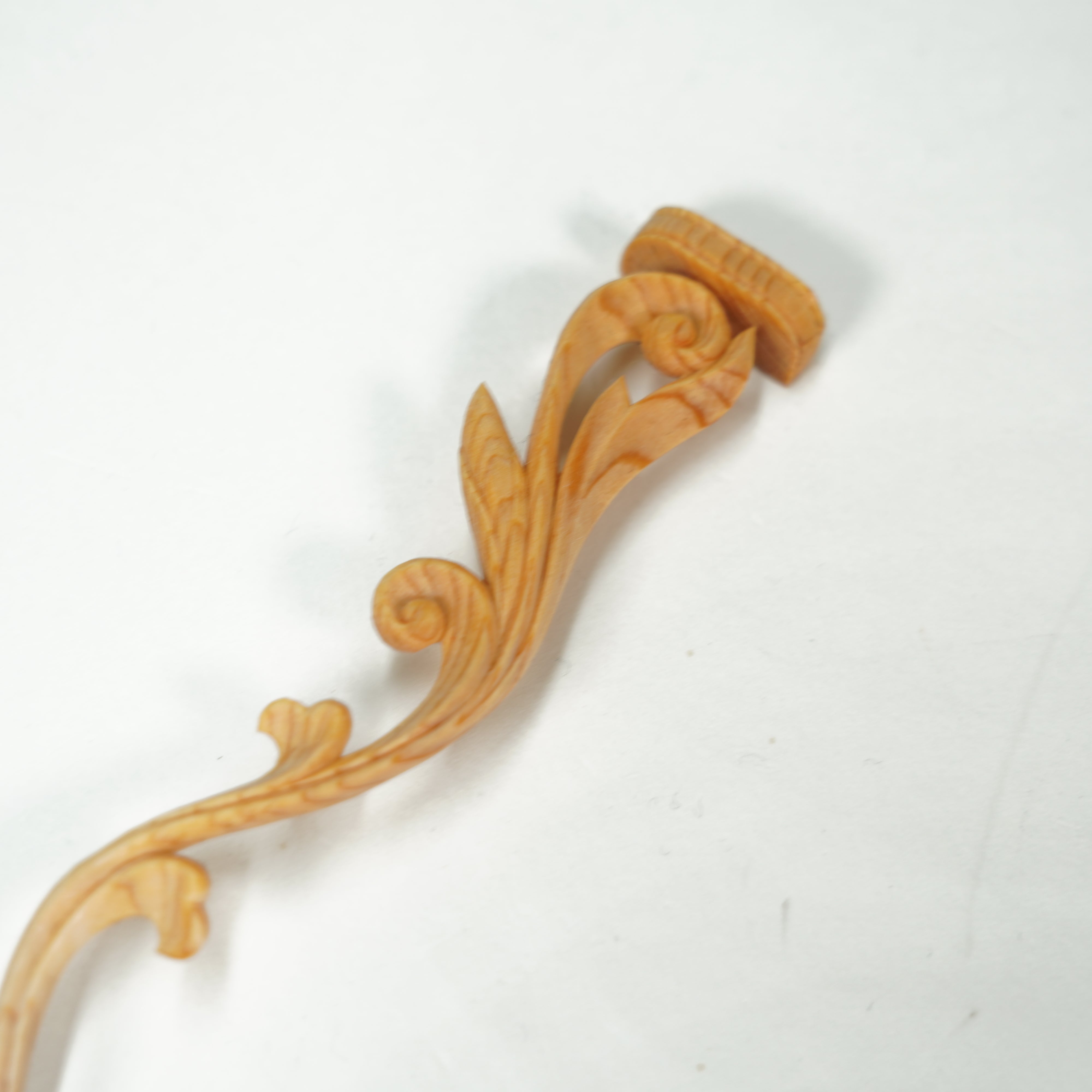 Reposo en pluma / pez dorado 2