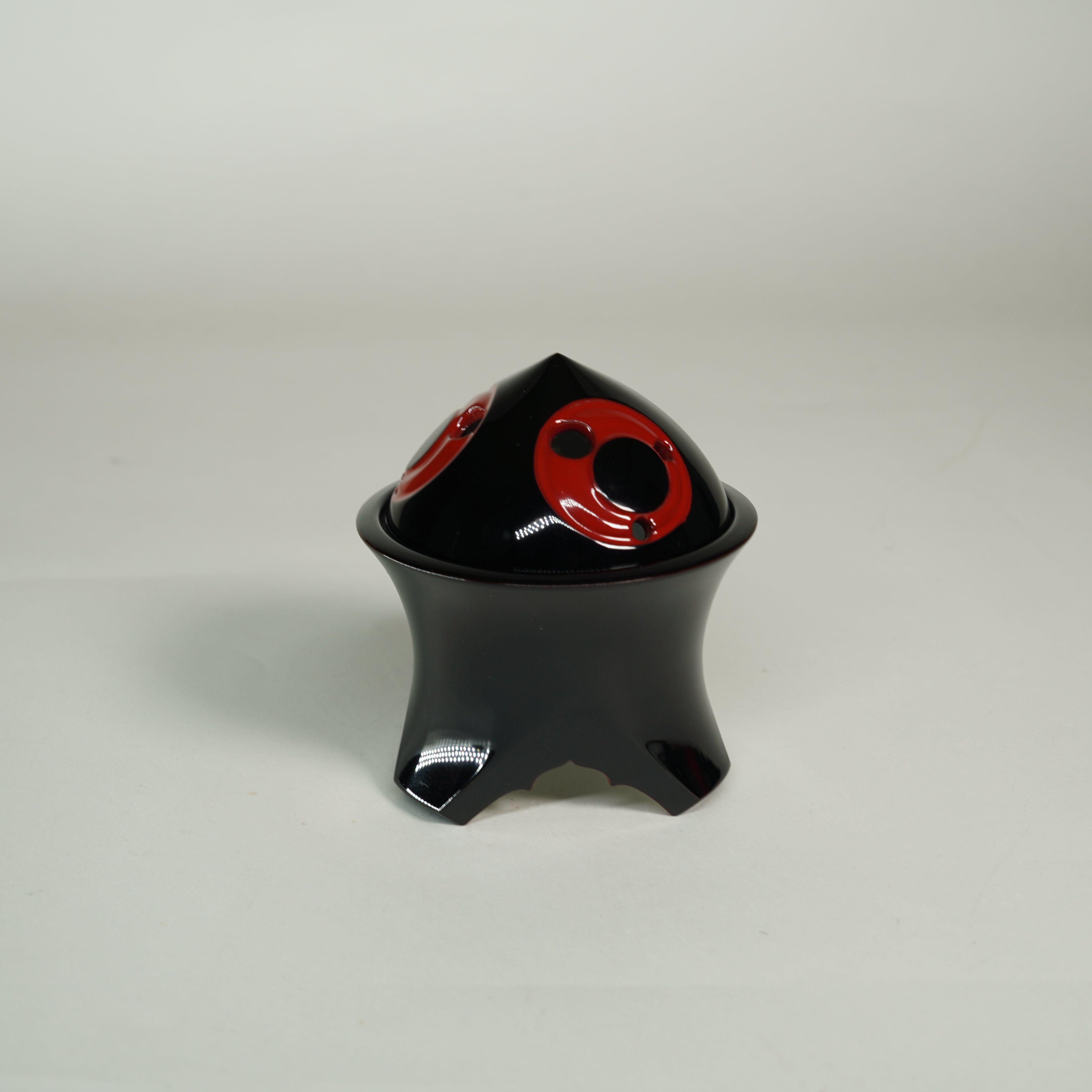Lacquered Ceramic Incense Burner / Toutai-shikki / Artisan Craft