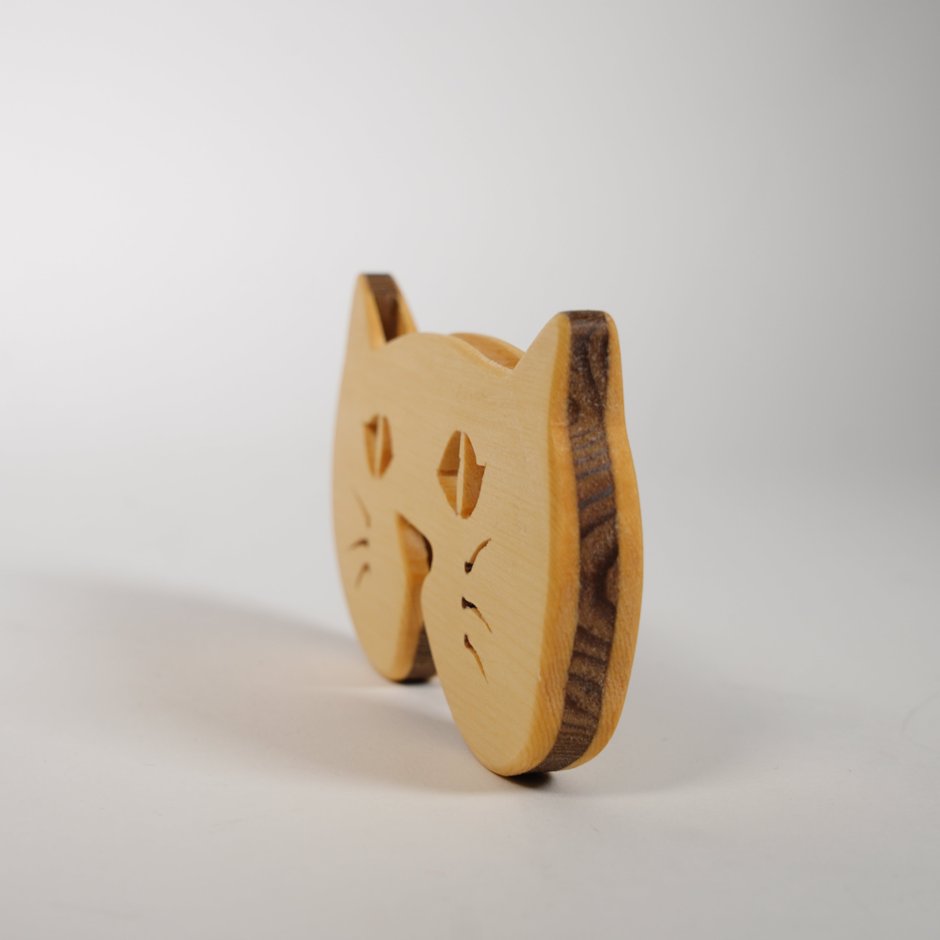 Cat-shaped Card Case / Handcrafted Paulownia Wood No.2
