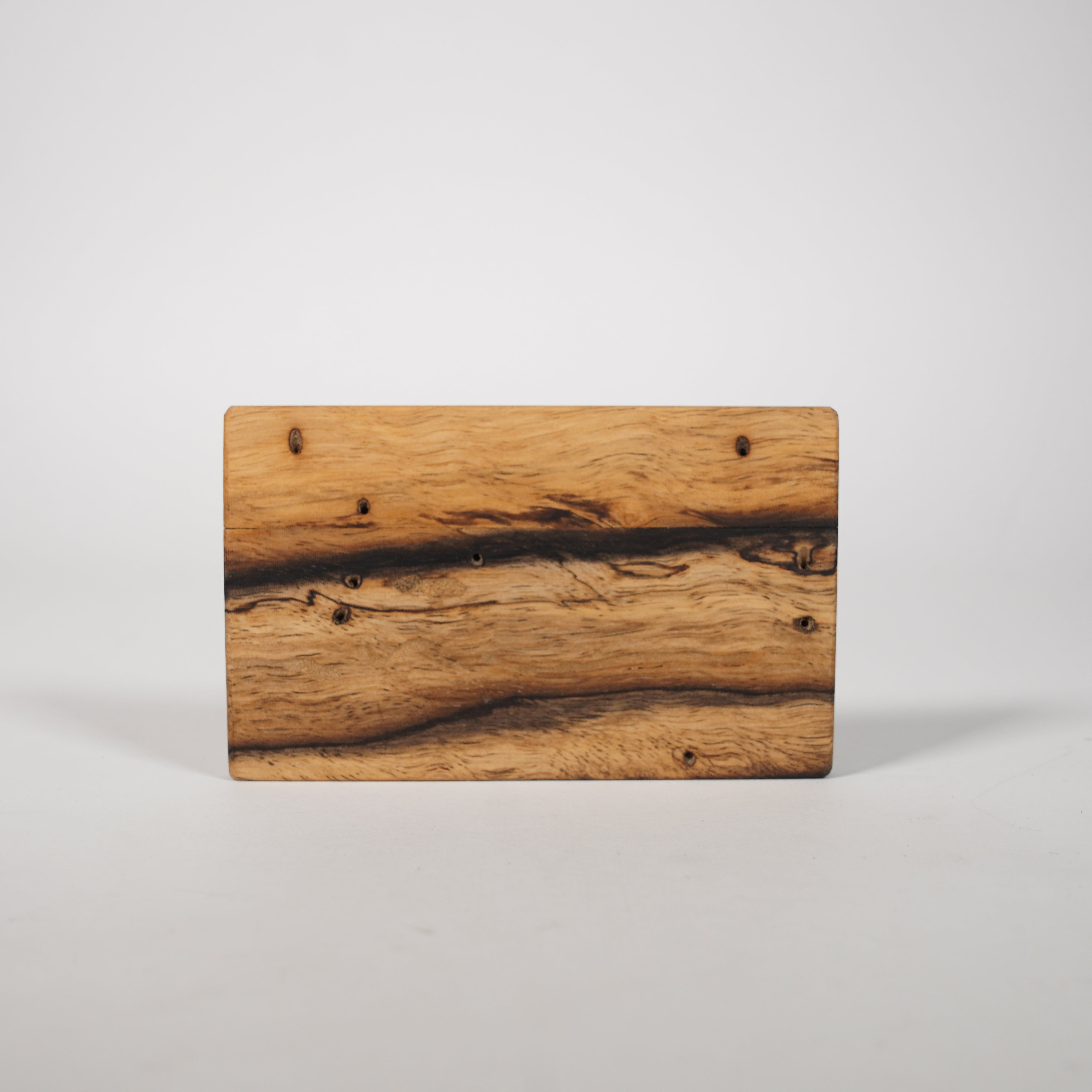 Caja de tarjeta / árbol comido por insectos