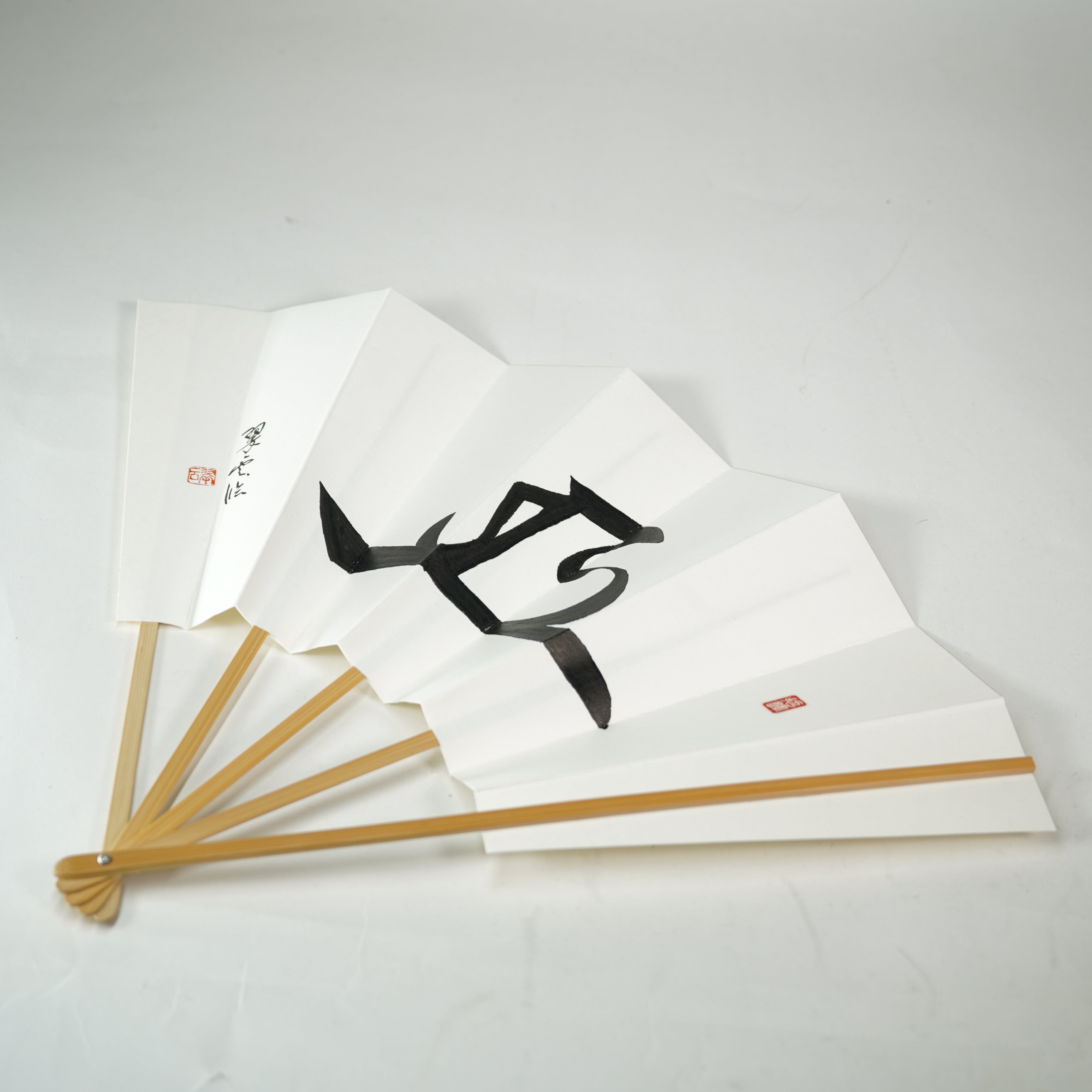 Art Folding Fan / Kaoh (Samurai Monogram) / Ieyasu Tokugawa / Gold