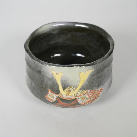 Cerámica raku / tazón de té / casco samurai
