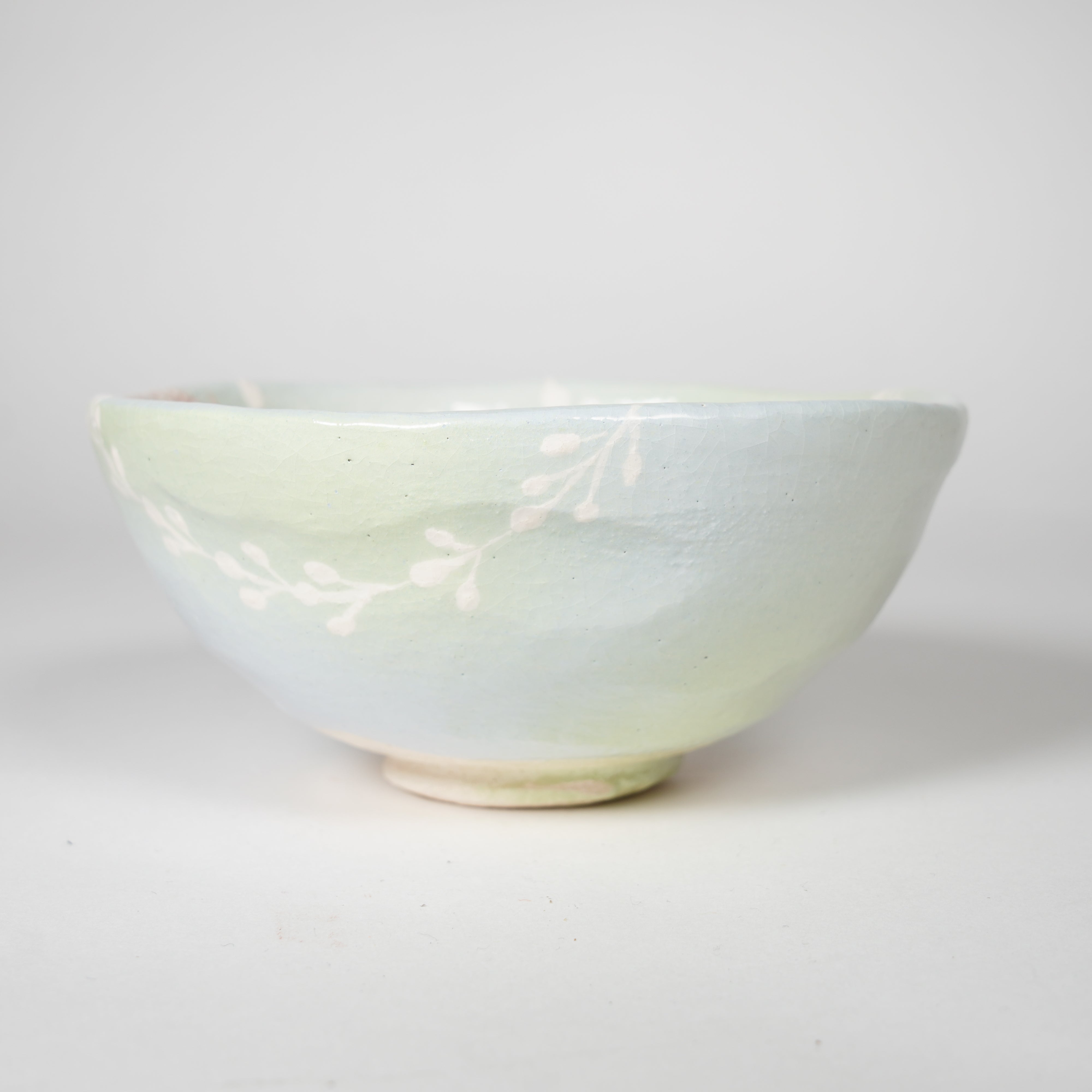 Raku -Töpferwaren / flache Teeschale / Goldfisch