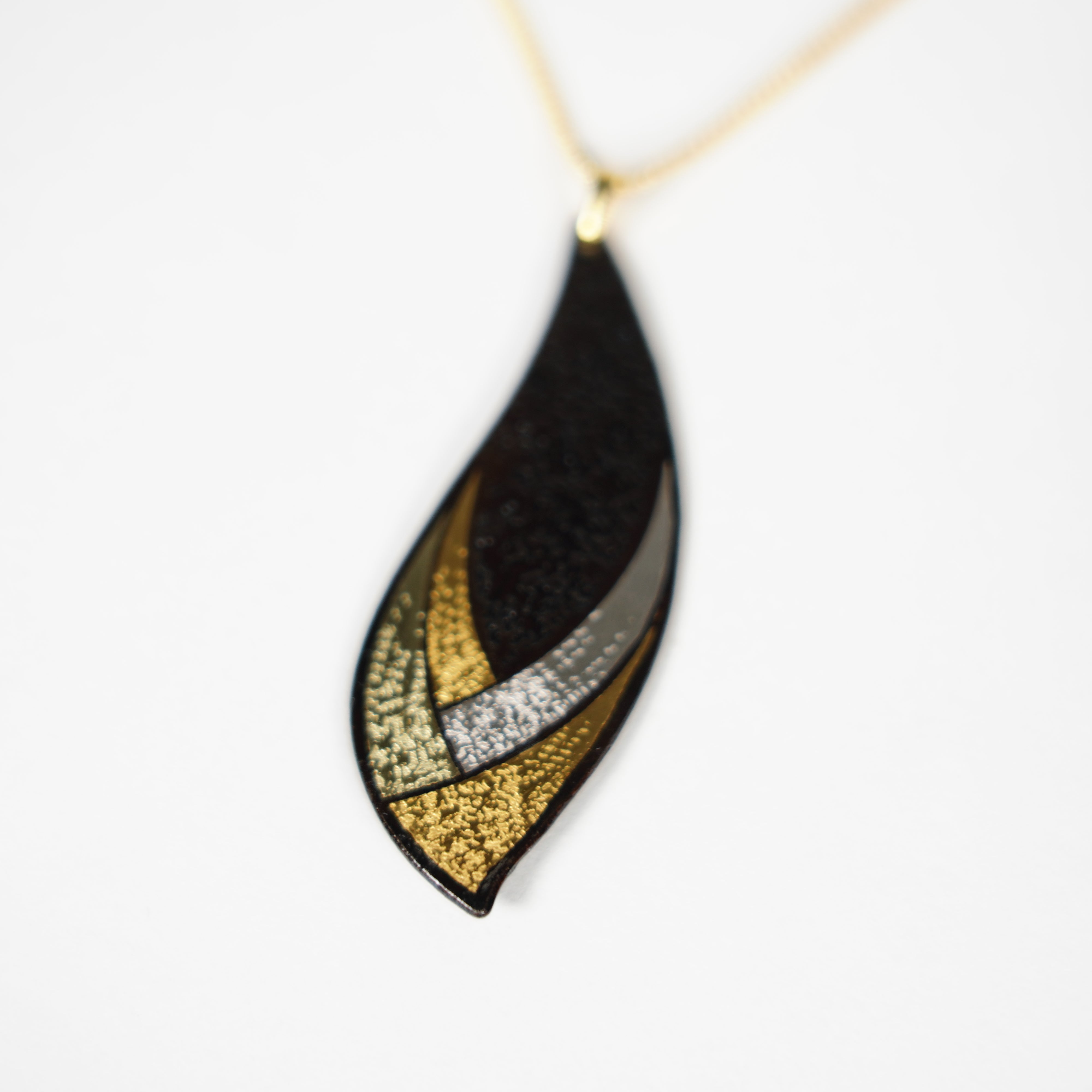 Pendant / Meadow Motif / Eggplant Shape