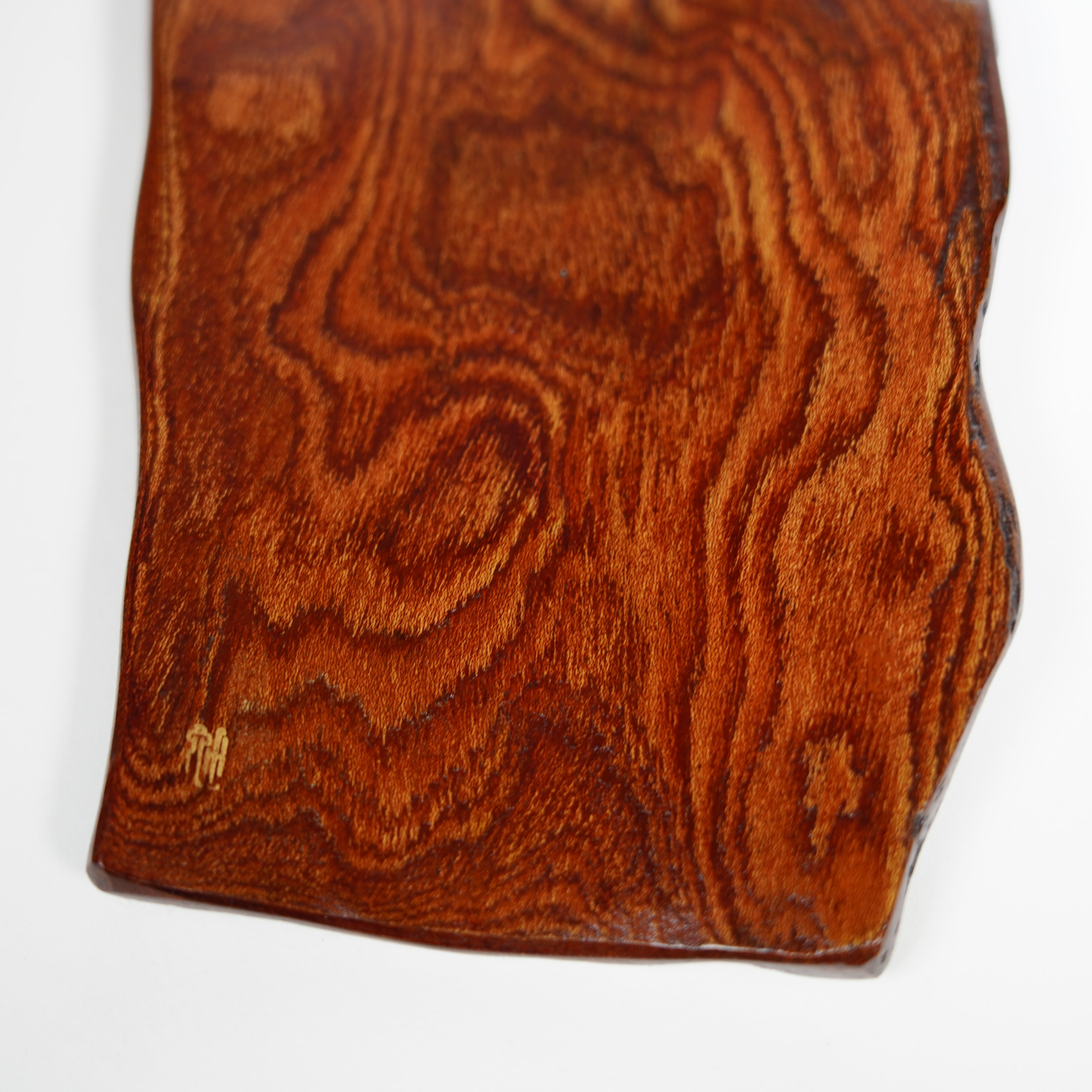 Zelkova -Platte / polierter Lack