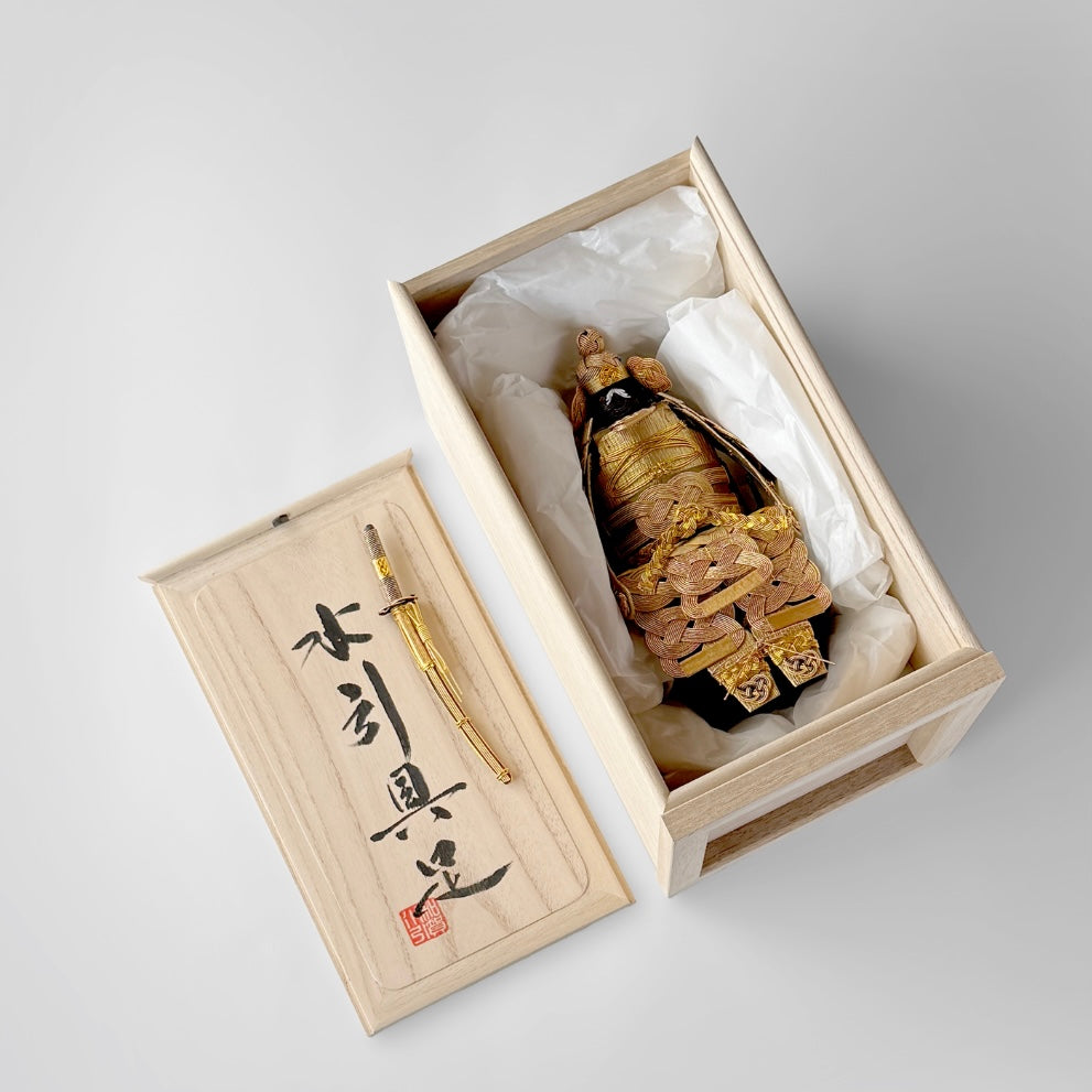 Samurai Armor (Gusoku) / Mizuhiki Hand-knotted Art / Gold