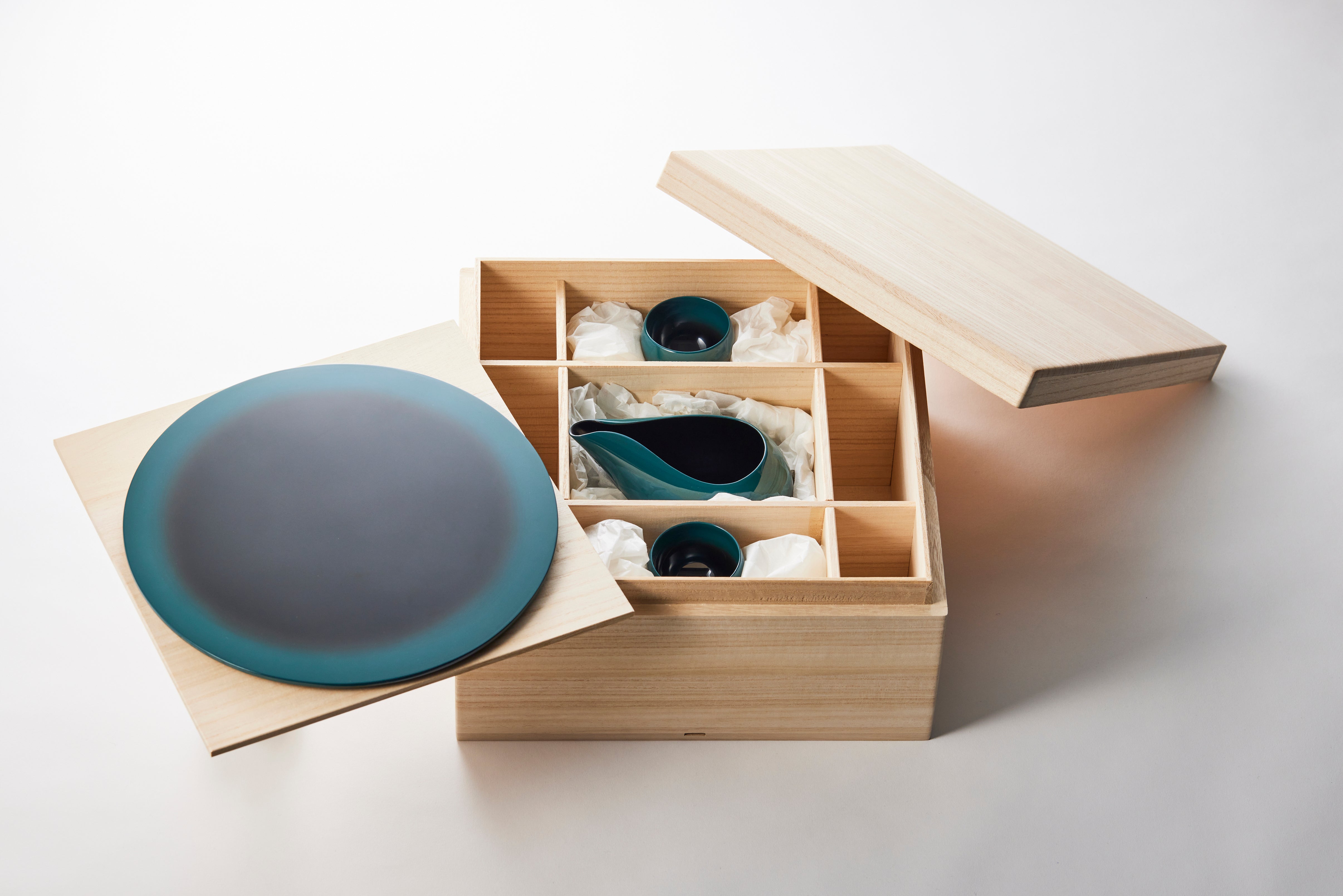 【Limited set of 5】Hiroshima Lacquerware Sake Set