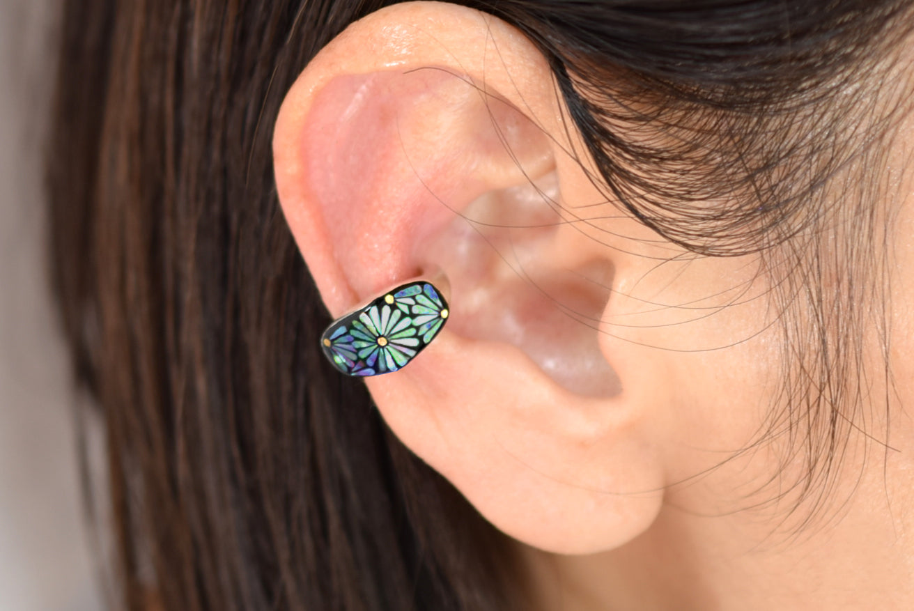 Raden Ear Cuff / Chrysanthemum / Right Ear