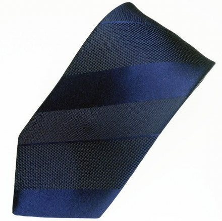 Cravate / bleu marine ordinaire - rayé à trois niveaux (marine)