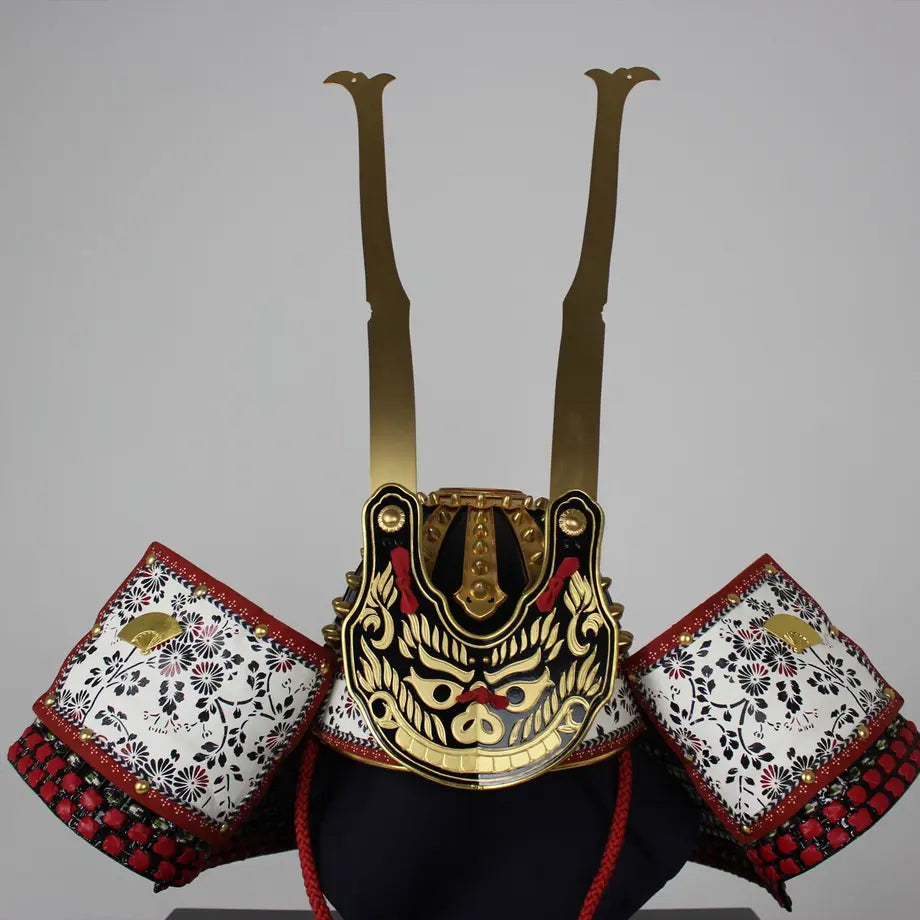 Samurai Helmet / Minamoto no Yoshitsune