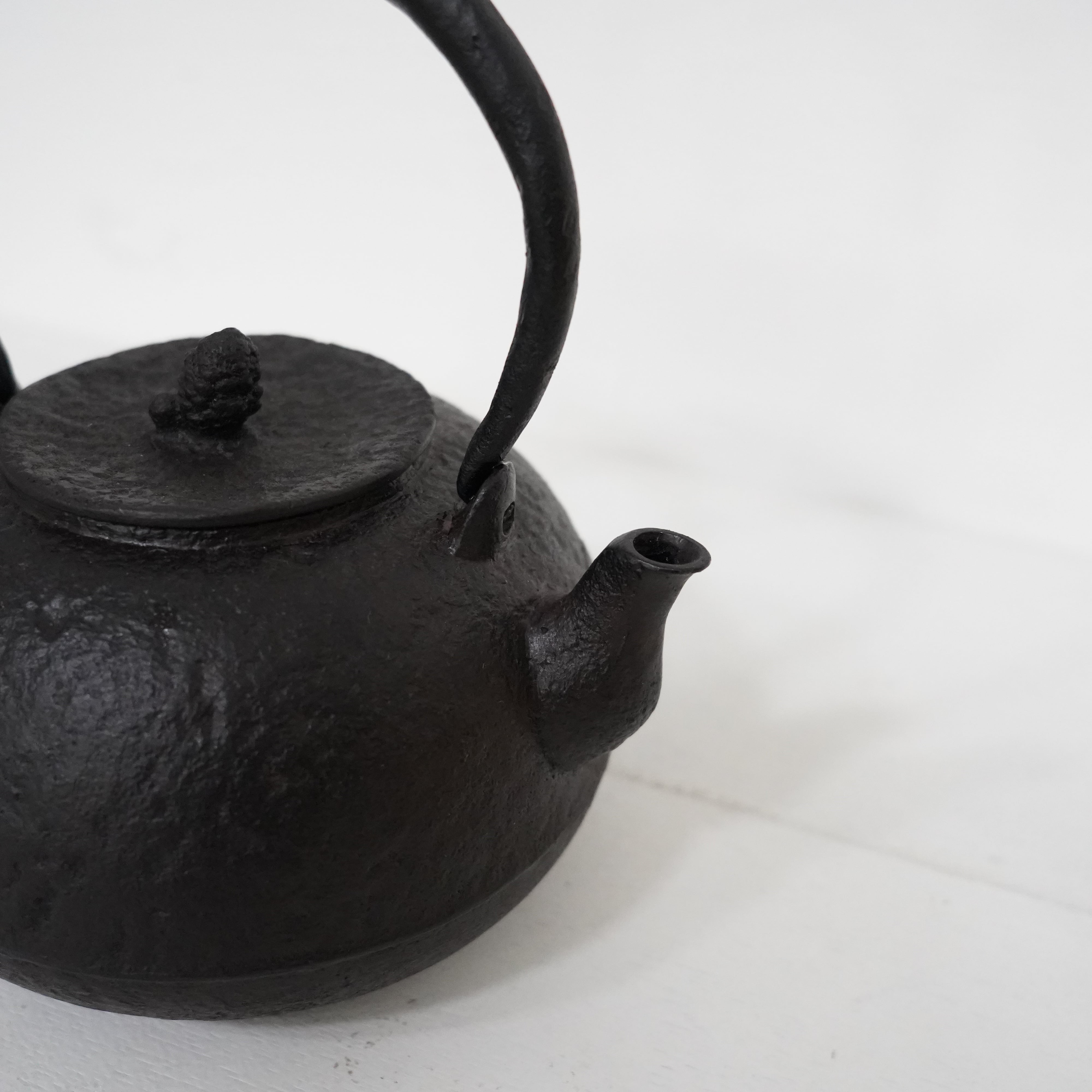 Iron Kettle / Fluttering