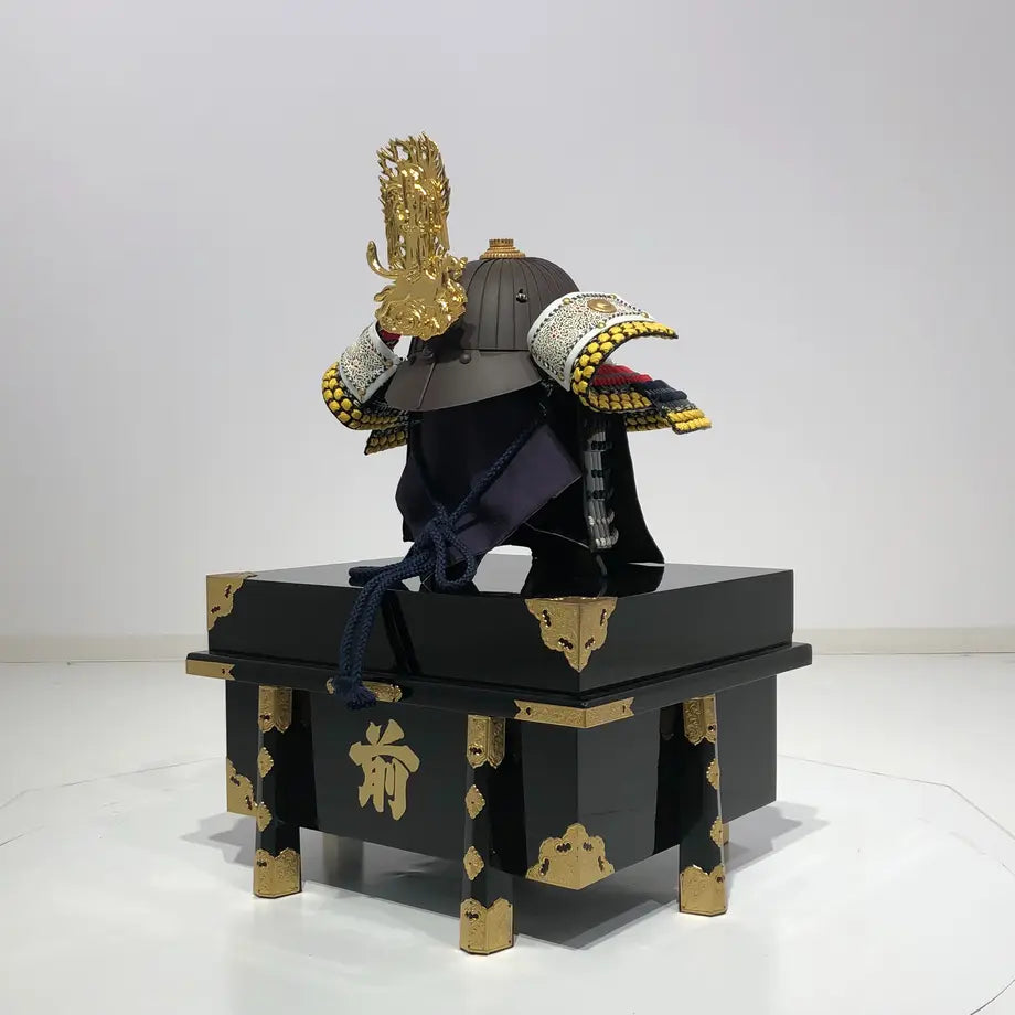 Uesugi Kenshin (solo casco)