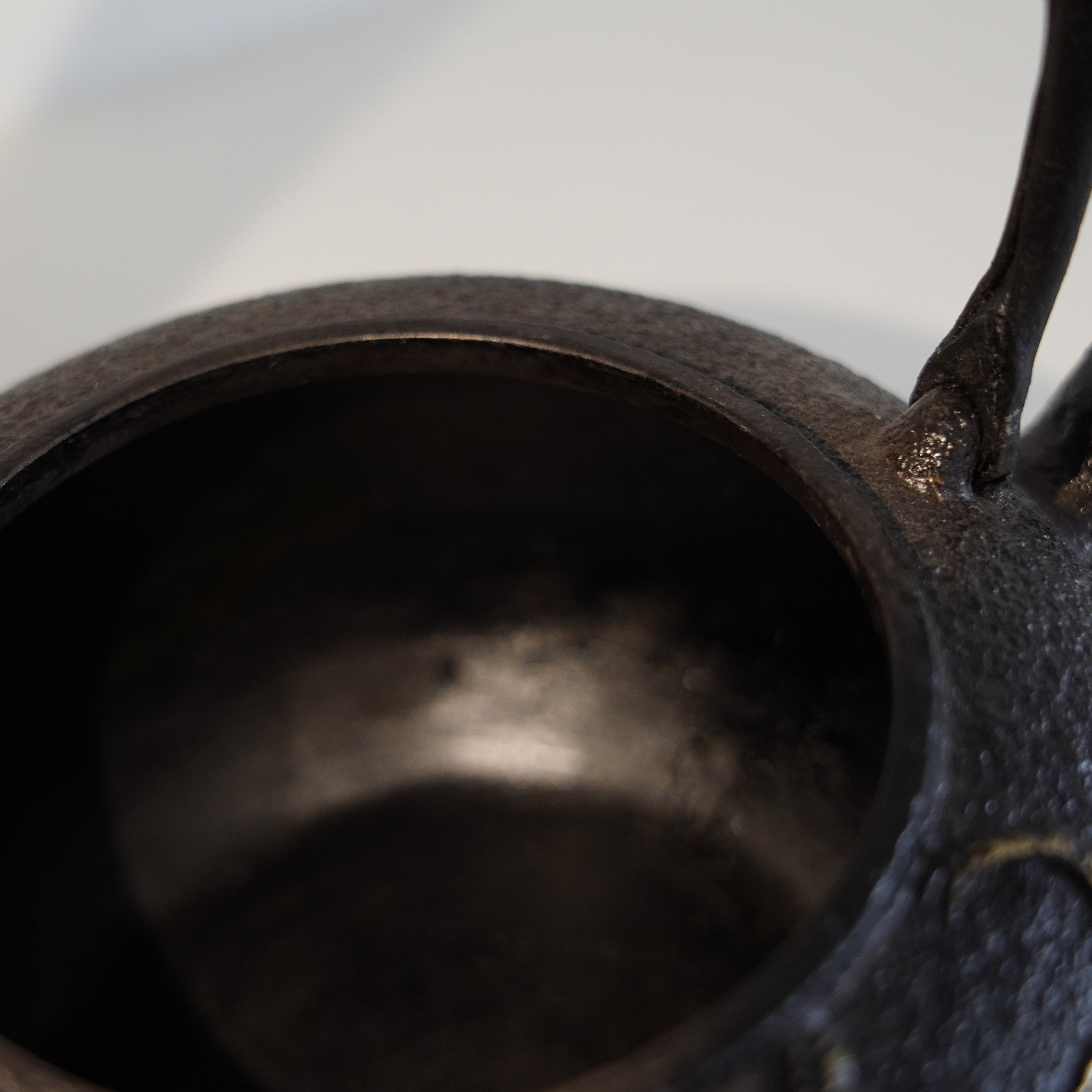 Iron Kettle / Phoenix / Flat Round Forma