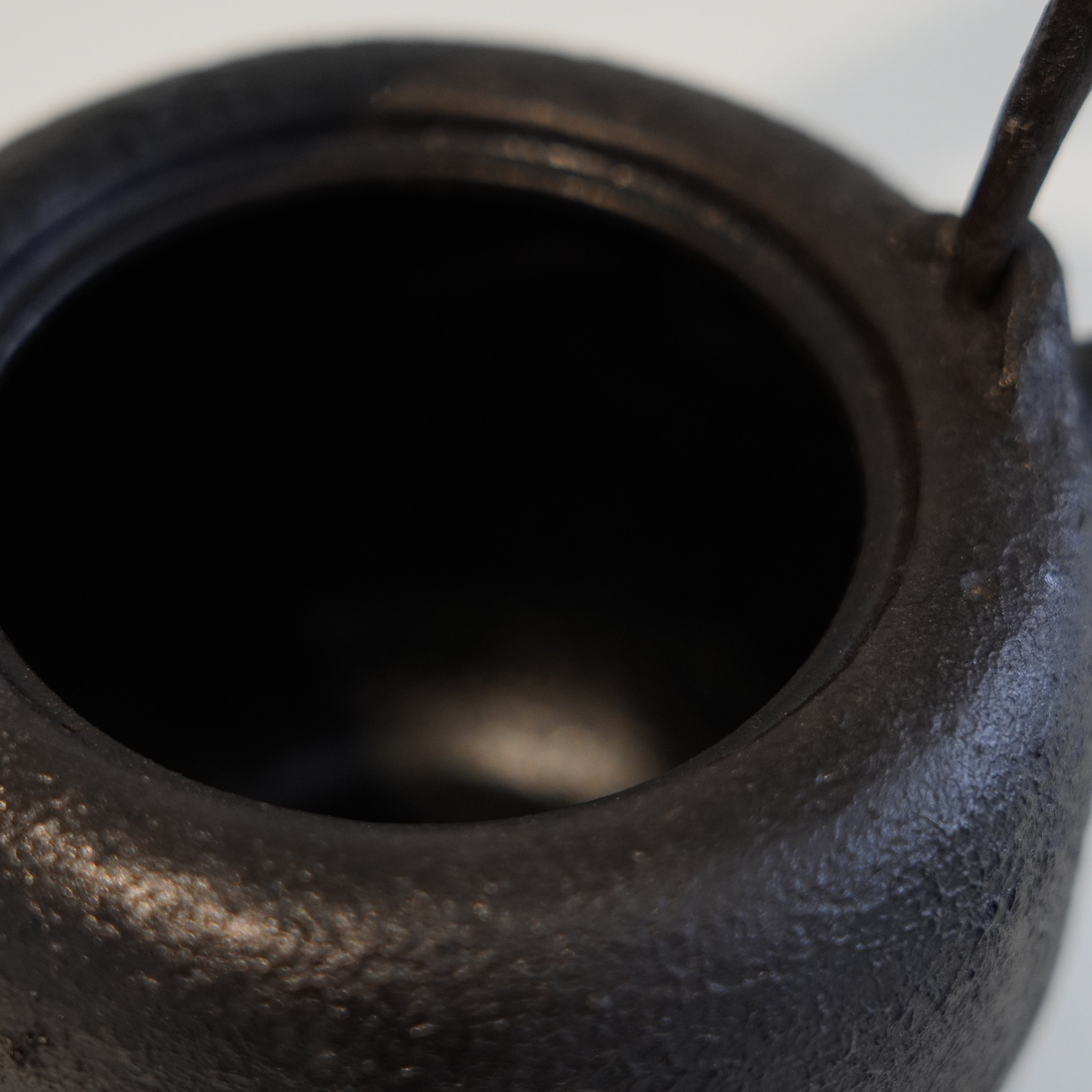 Iron Kettle /  Jujube / Natural Cover