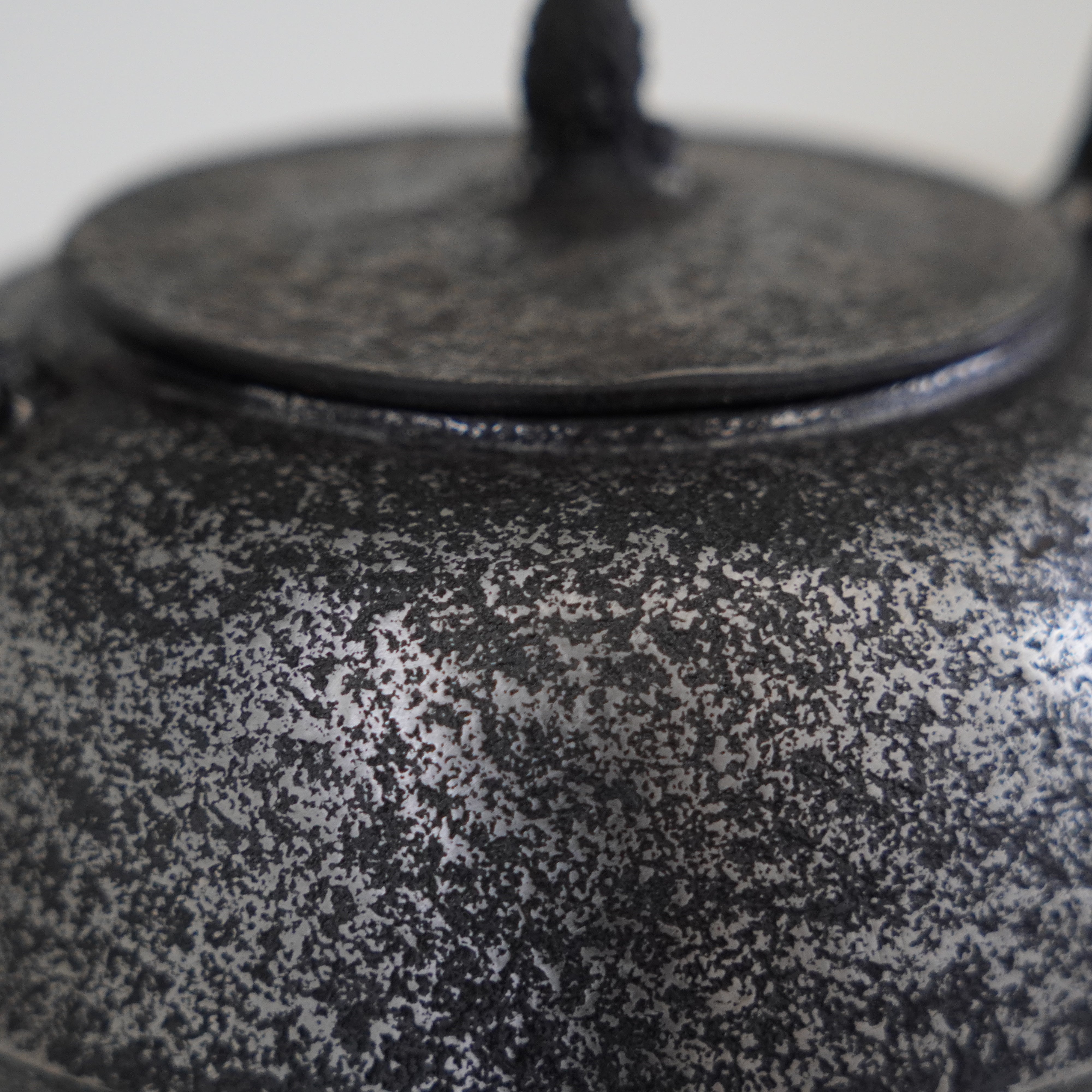 Iron Sand Kettle / Plane / Flat Round Shape