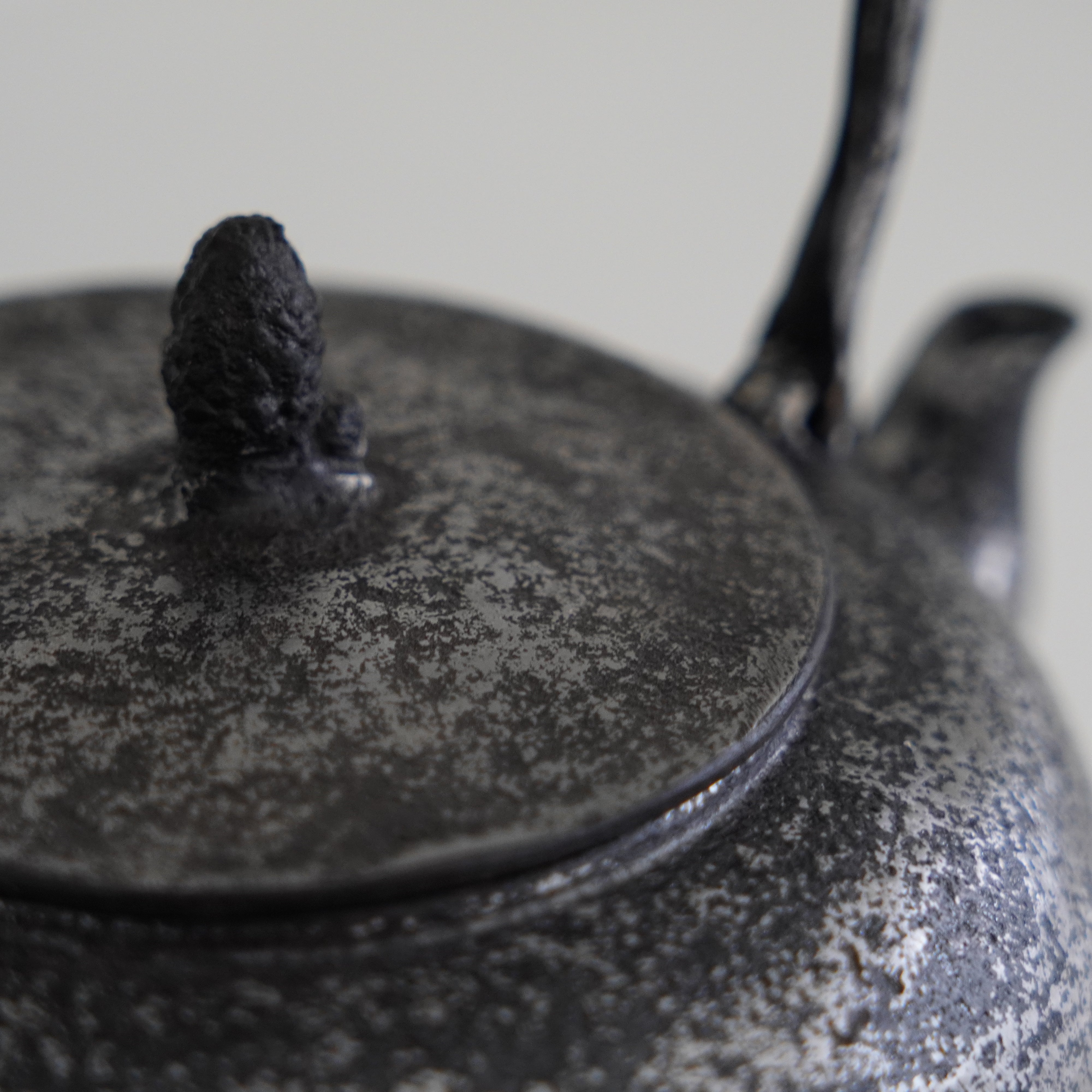 Iron Sand Kettle / Plane / Flat Round Shape
