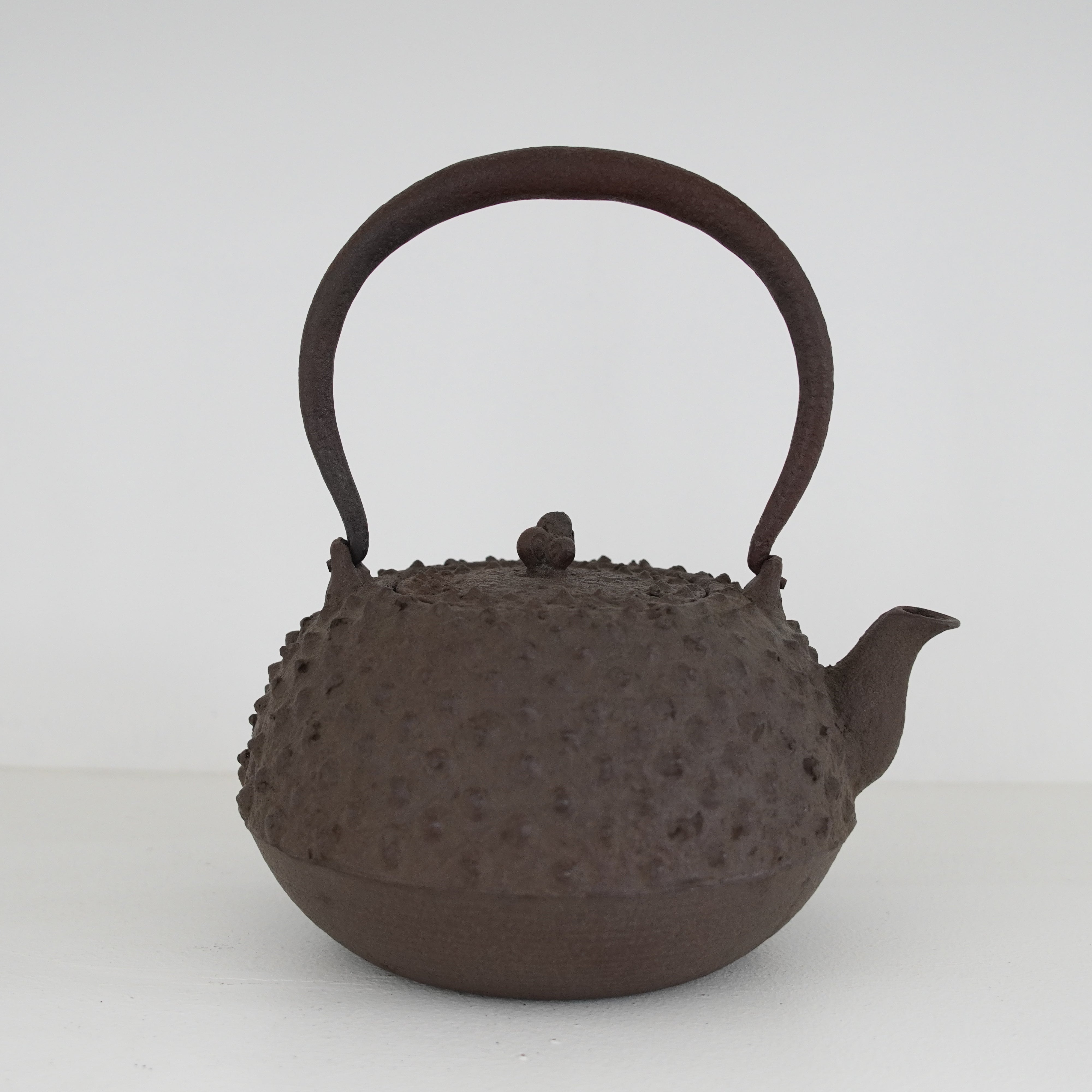 Iron Kettle / Jewel