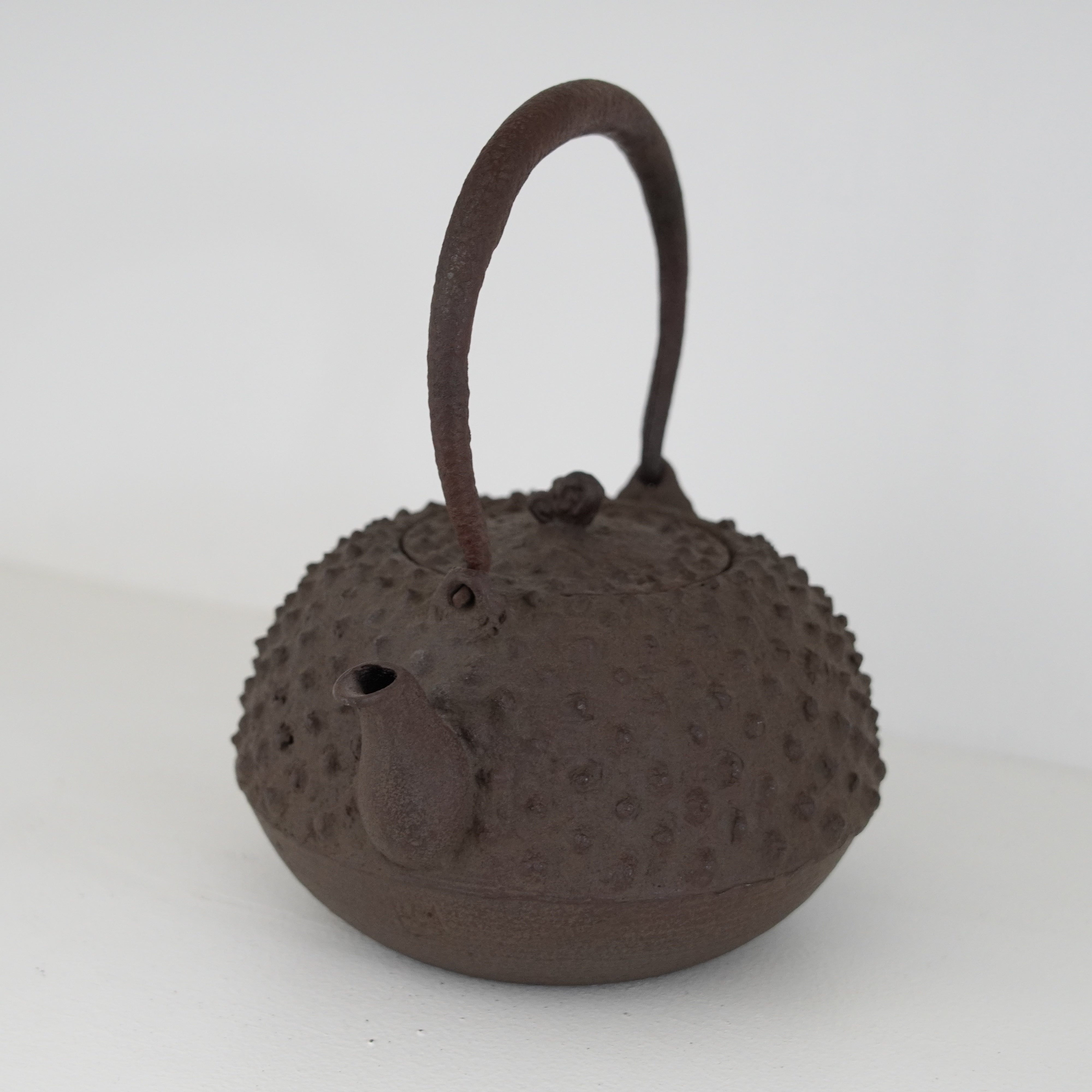 Iron Kettle / Jewel