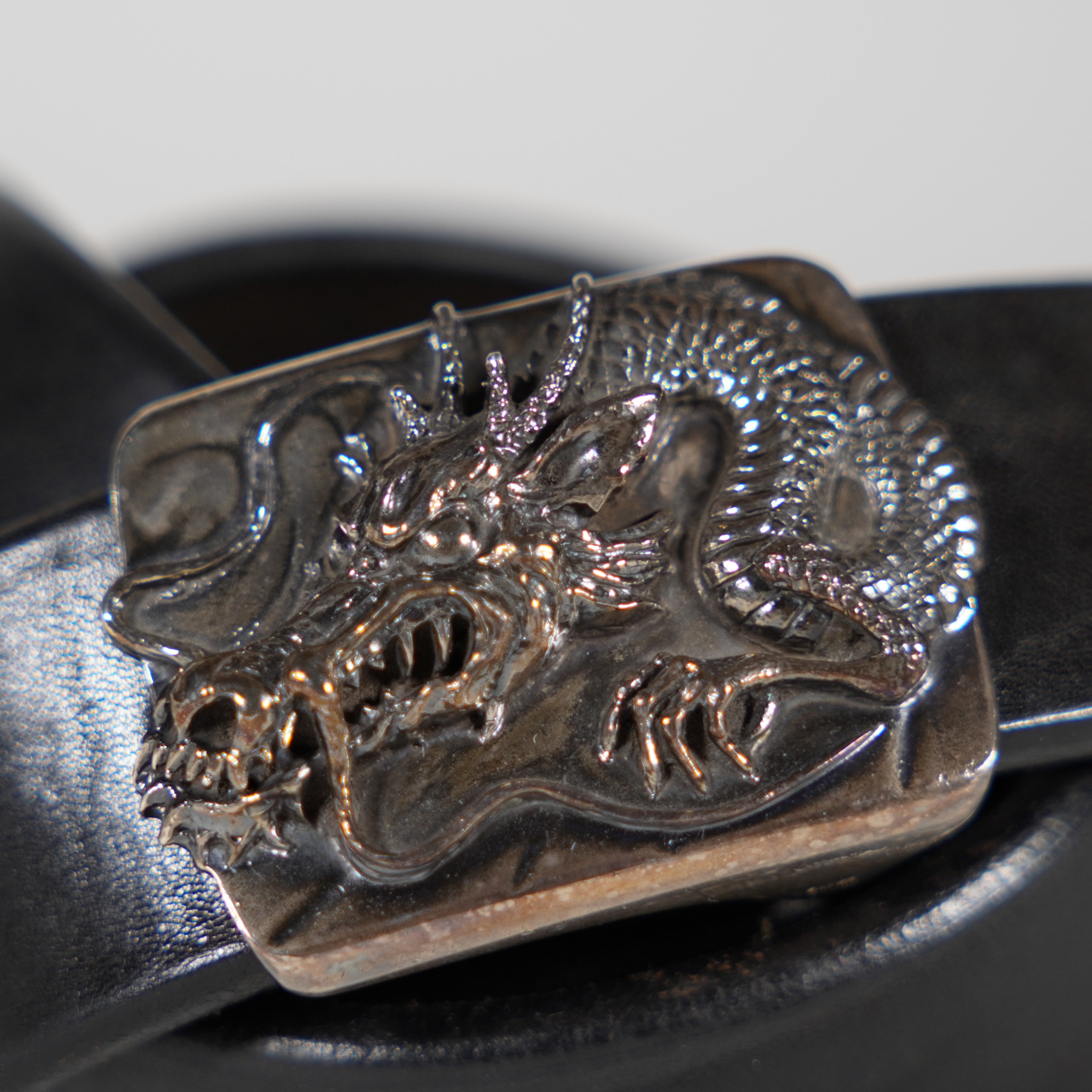 Dragon buckle hotsell