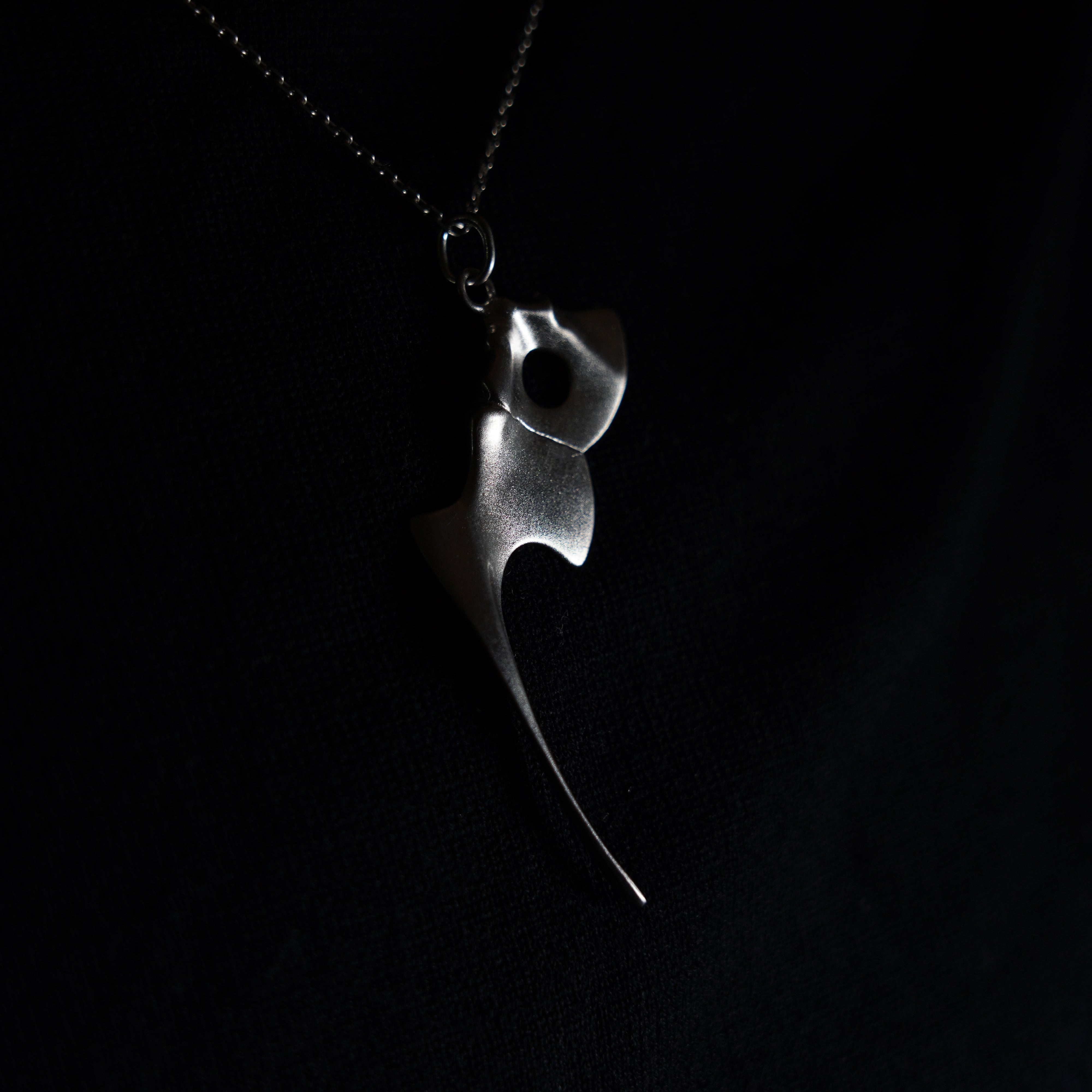Silver Necklace / Tai-no-tai